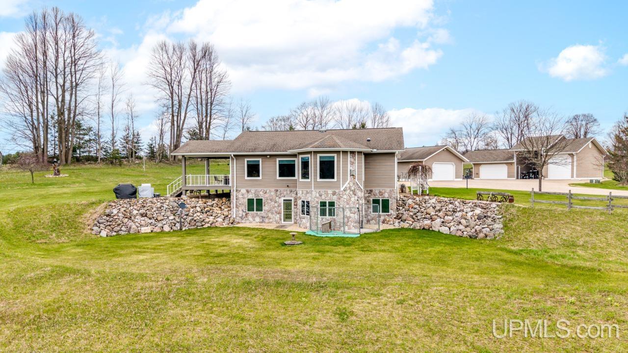 N2069 Stone Cliff Drive Property Photo 30