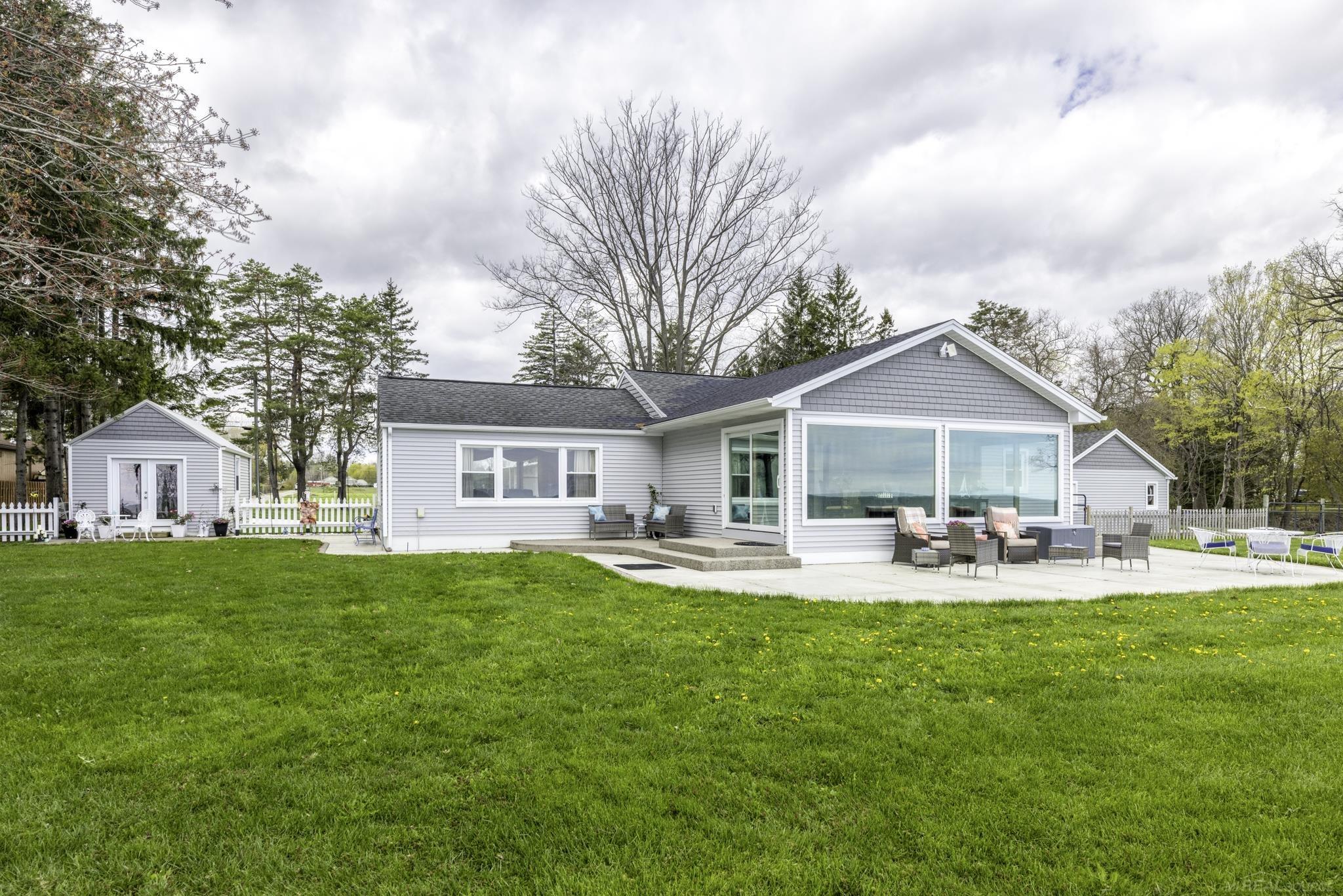 6655 Lakeshore Road