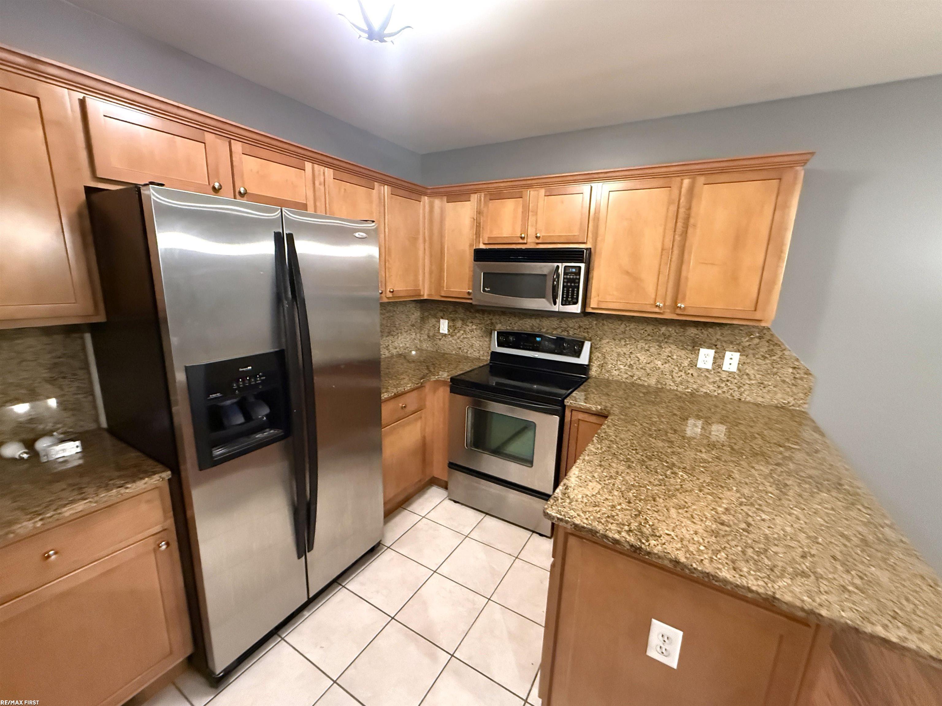 5647 Hampshire Lane Property Photo 5