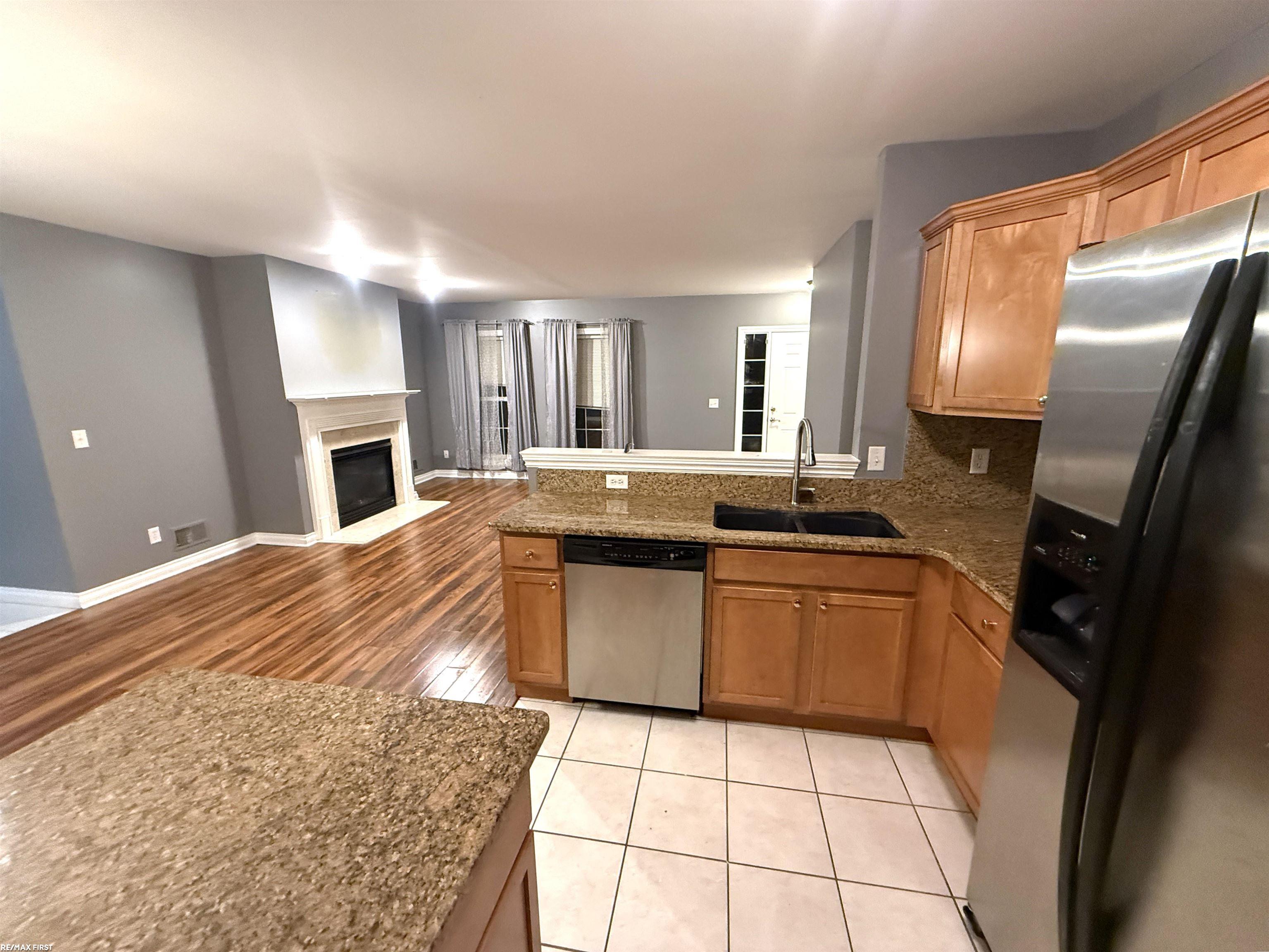 5647 Hampshire Lane Property Photo 6