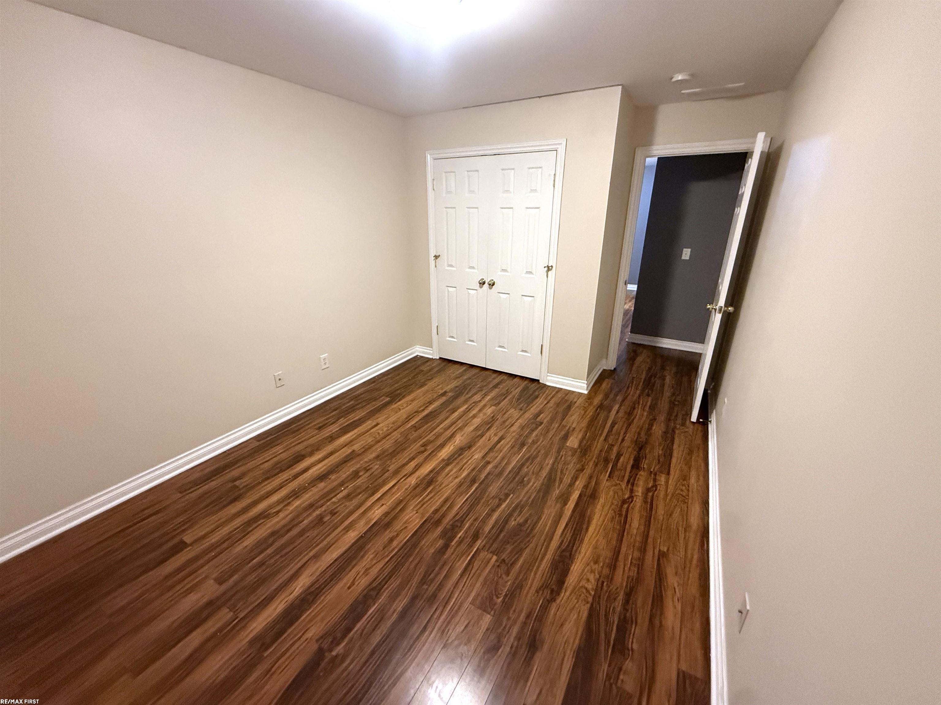 5647 Hampshire Lane Property Photo 11