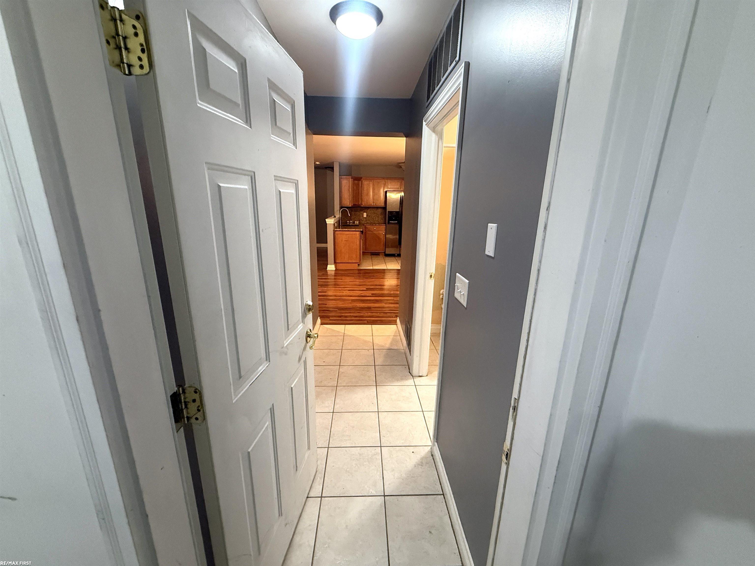 5647 Hampshire Lane Property Photo 22