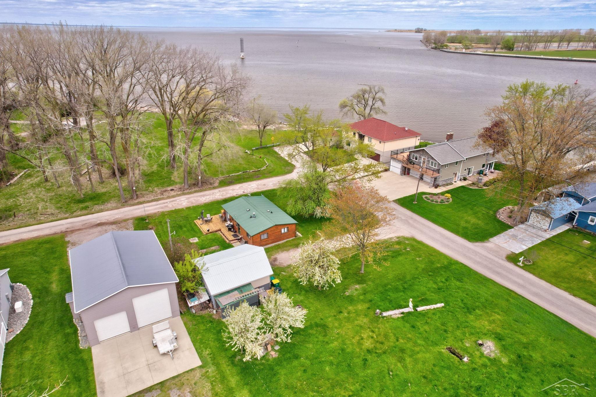 200 Sunrise Property Photo 2