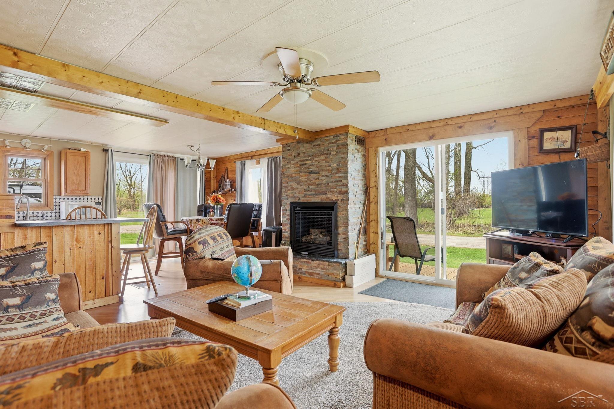 200 Sunrise Property Photo 9
