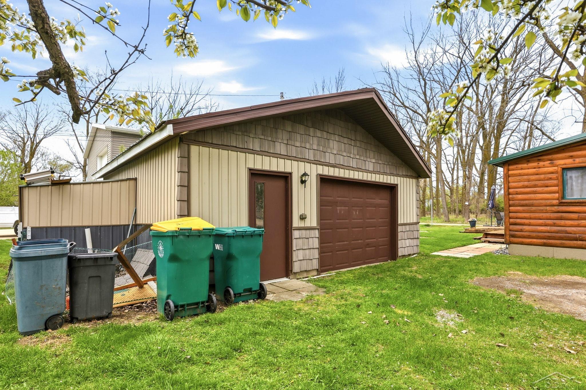 200 Sunrise Property Photo 27