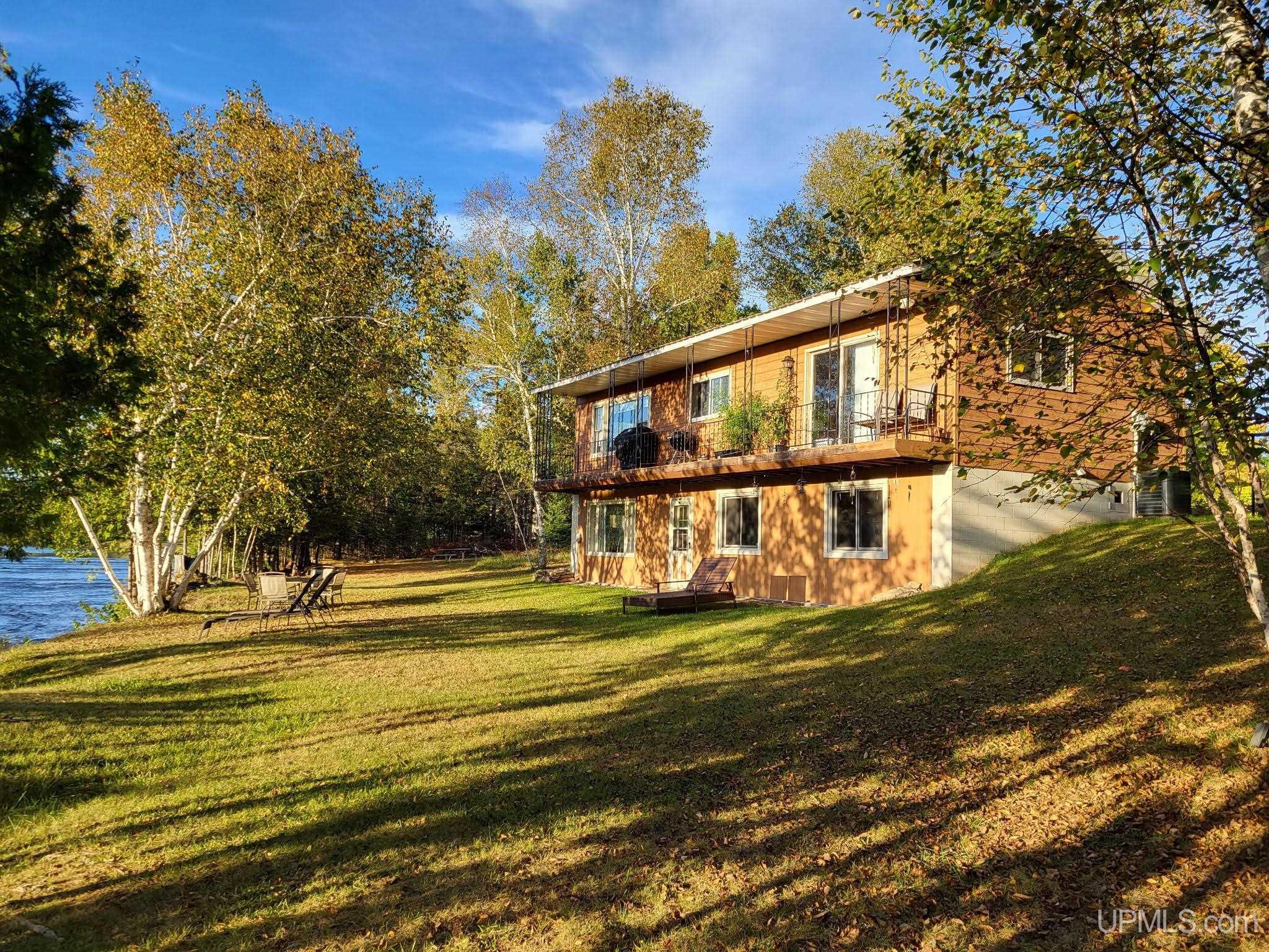 10813 S River Lane Property Photo 1