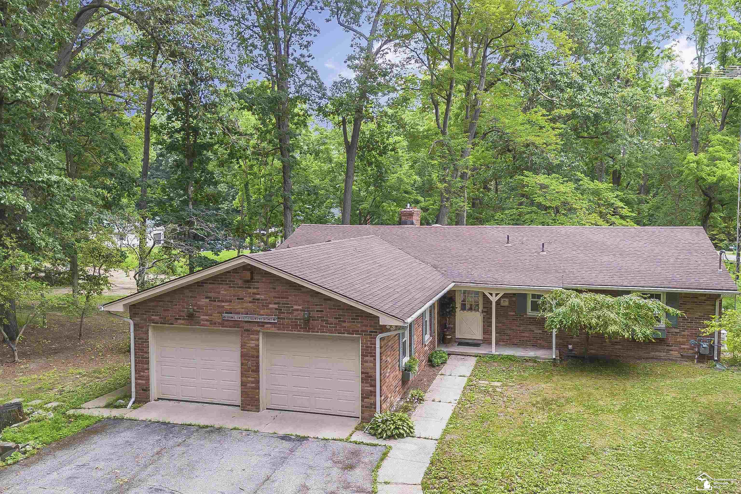 2600 Meanwell Road Property Photo 3