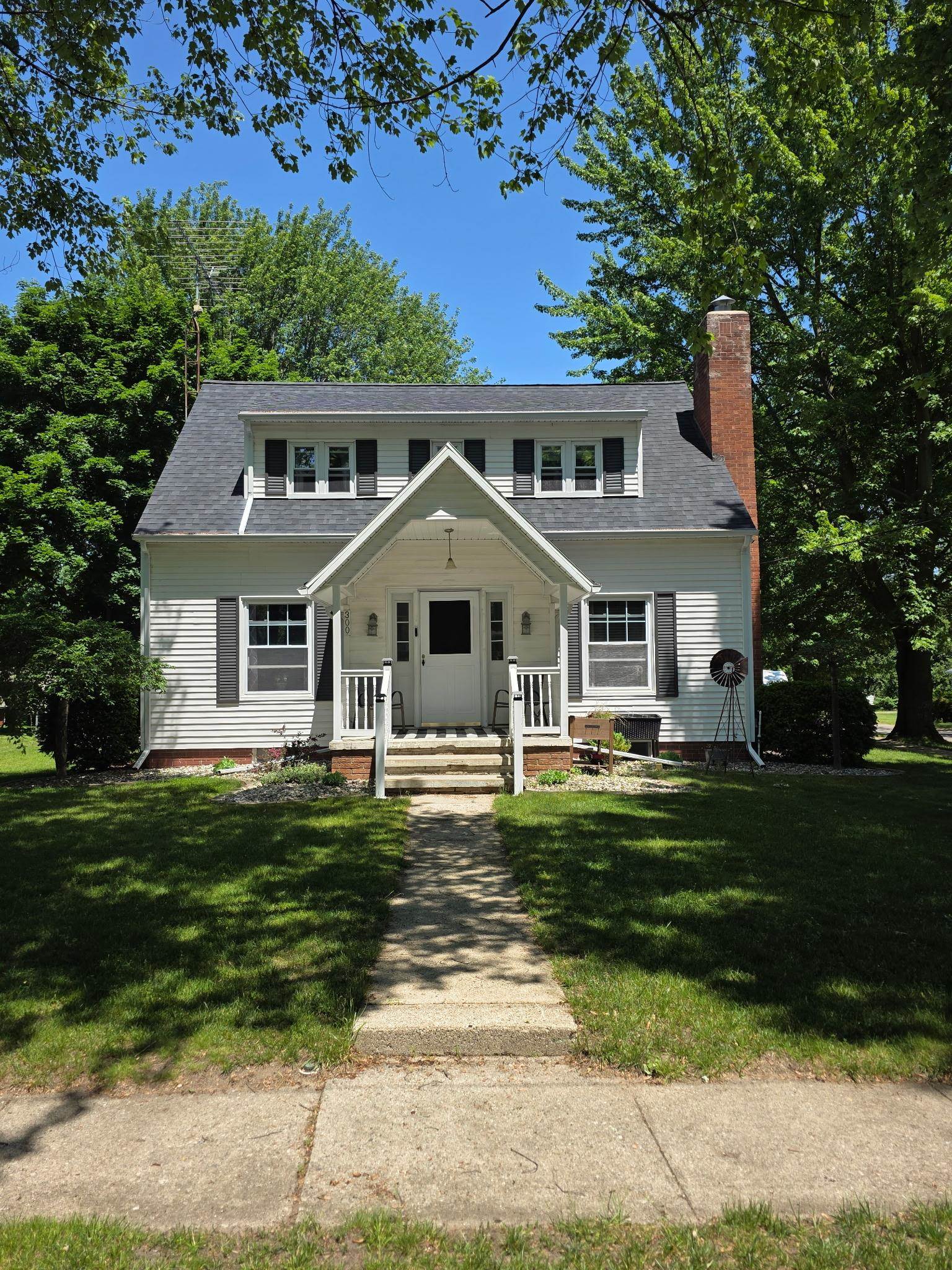 300 Brady Street Property Photo 1