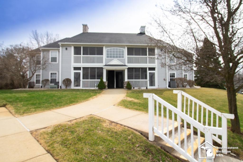 795 W Barrington Circle