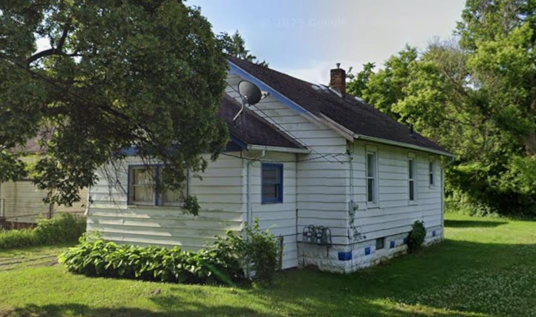 228 E Russell Avenue