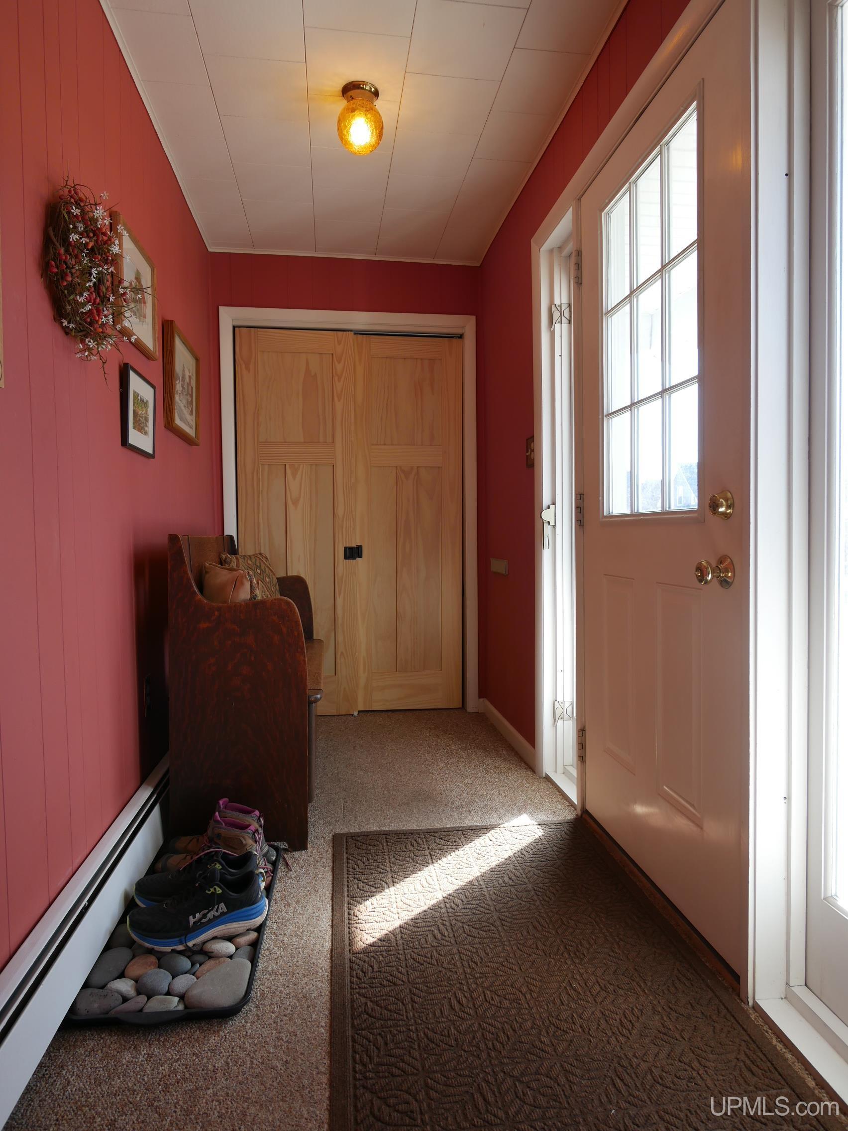 118 Iroquois Street Property Photo 3