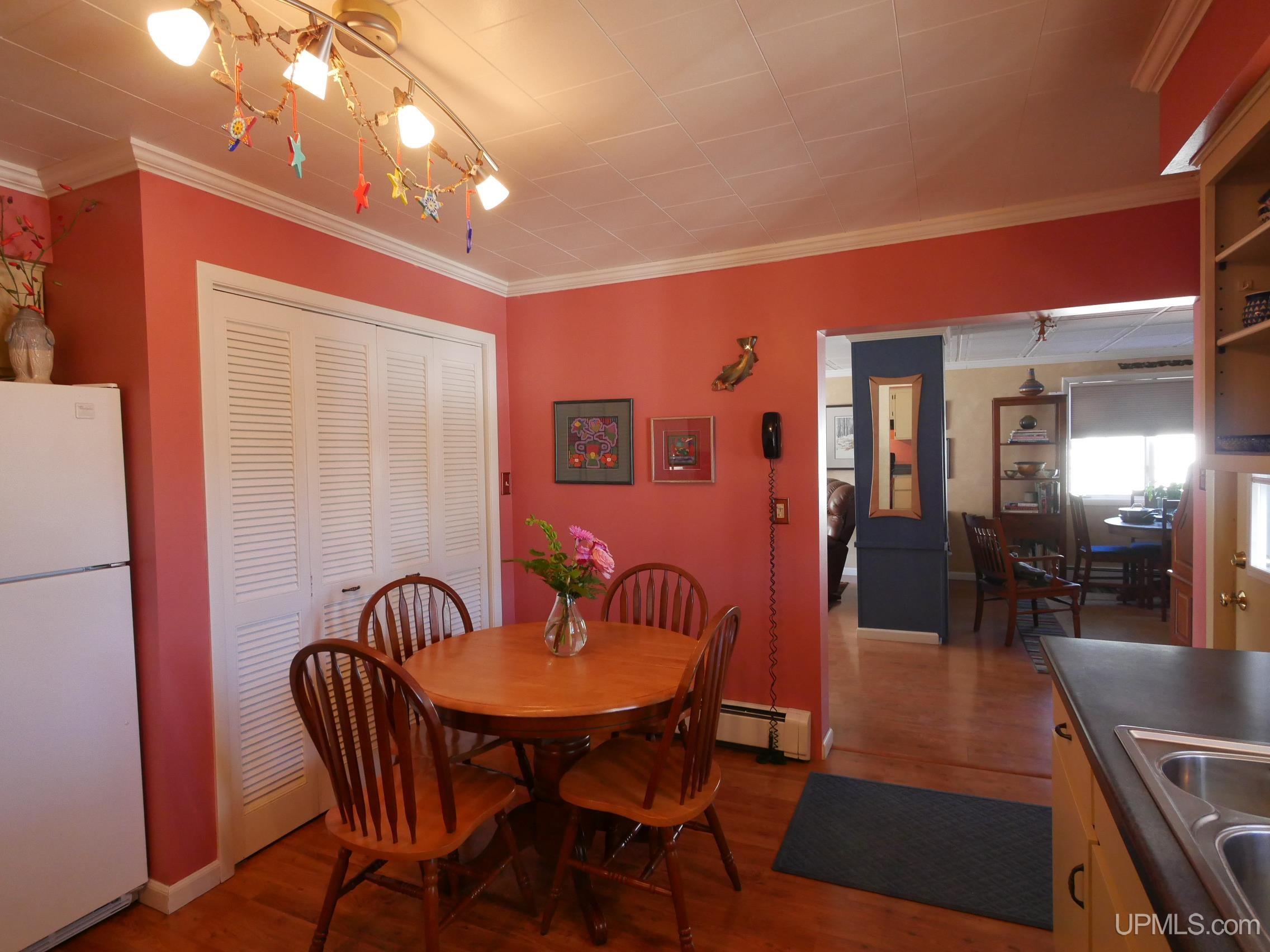 118 Iroquois Street Property Photo 12