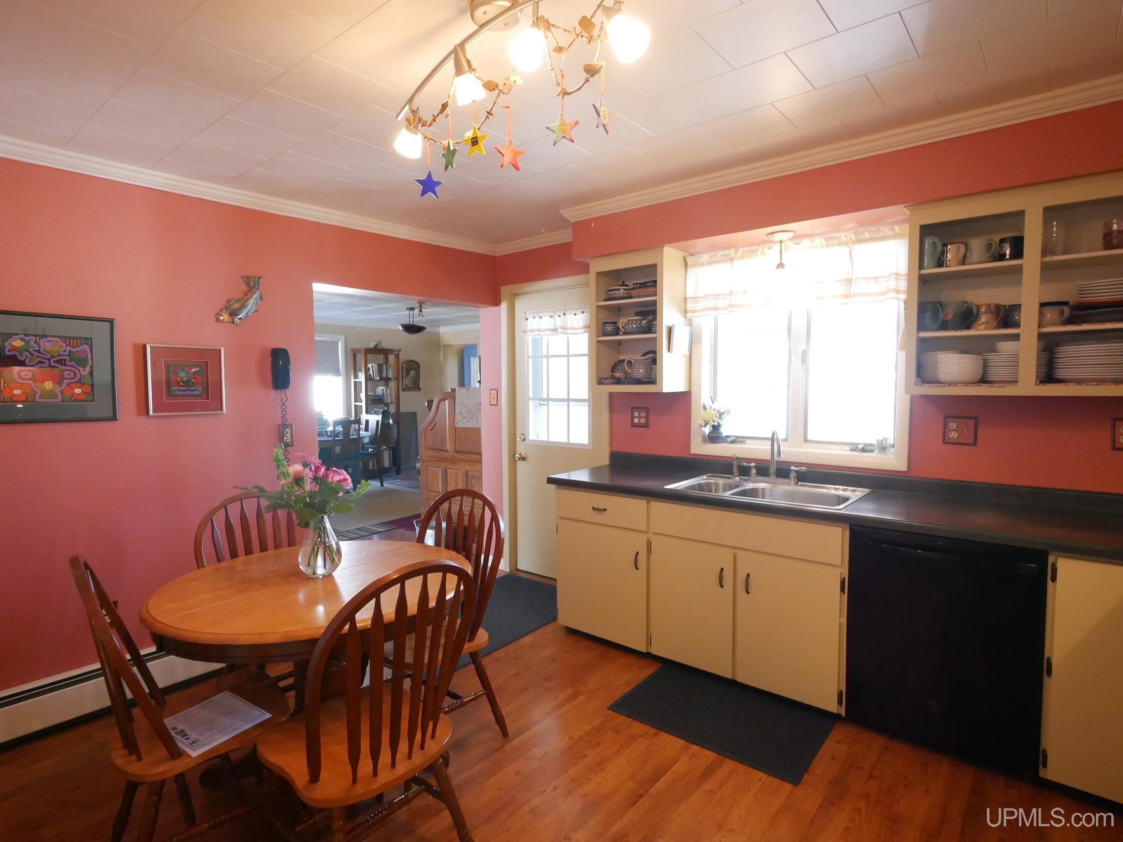118 Iroquois Street Property Photo 13