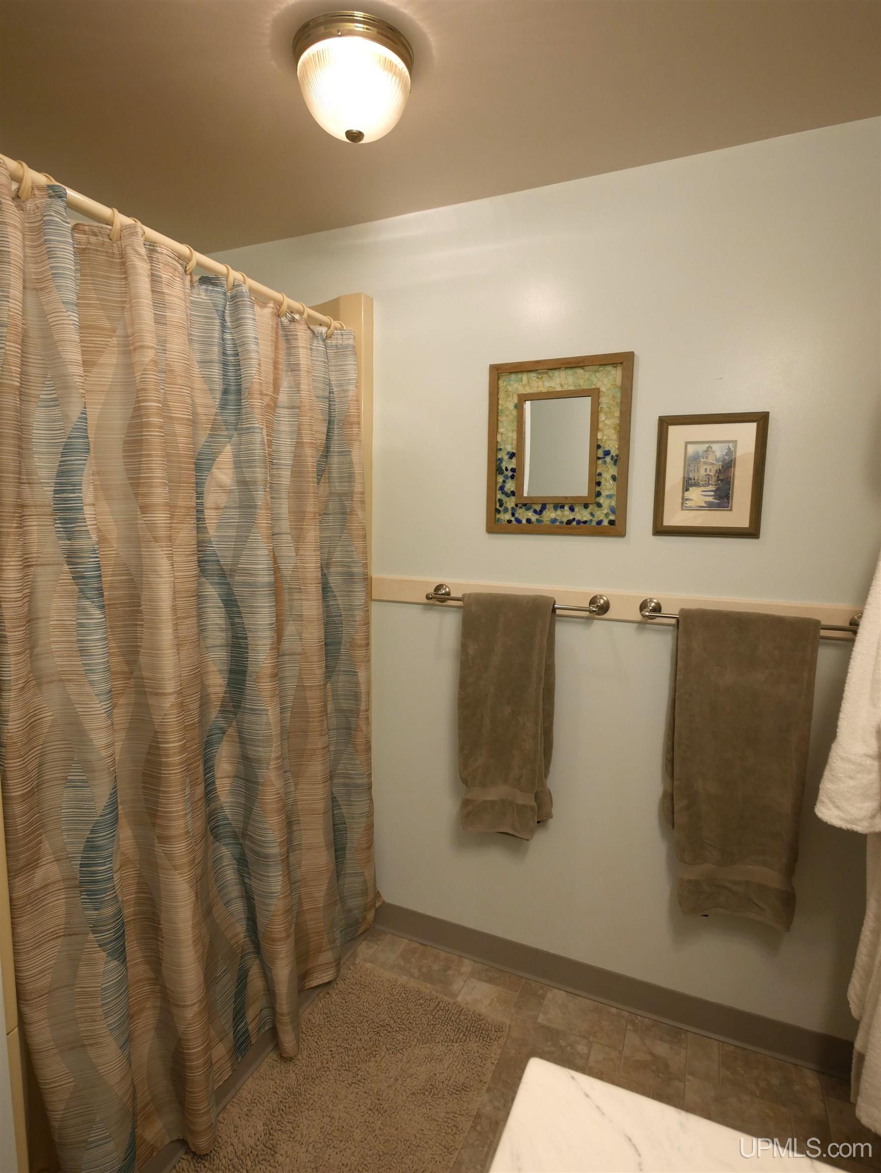 118 Iroquois Street Property Photo 33