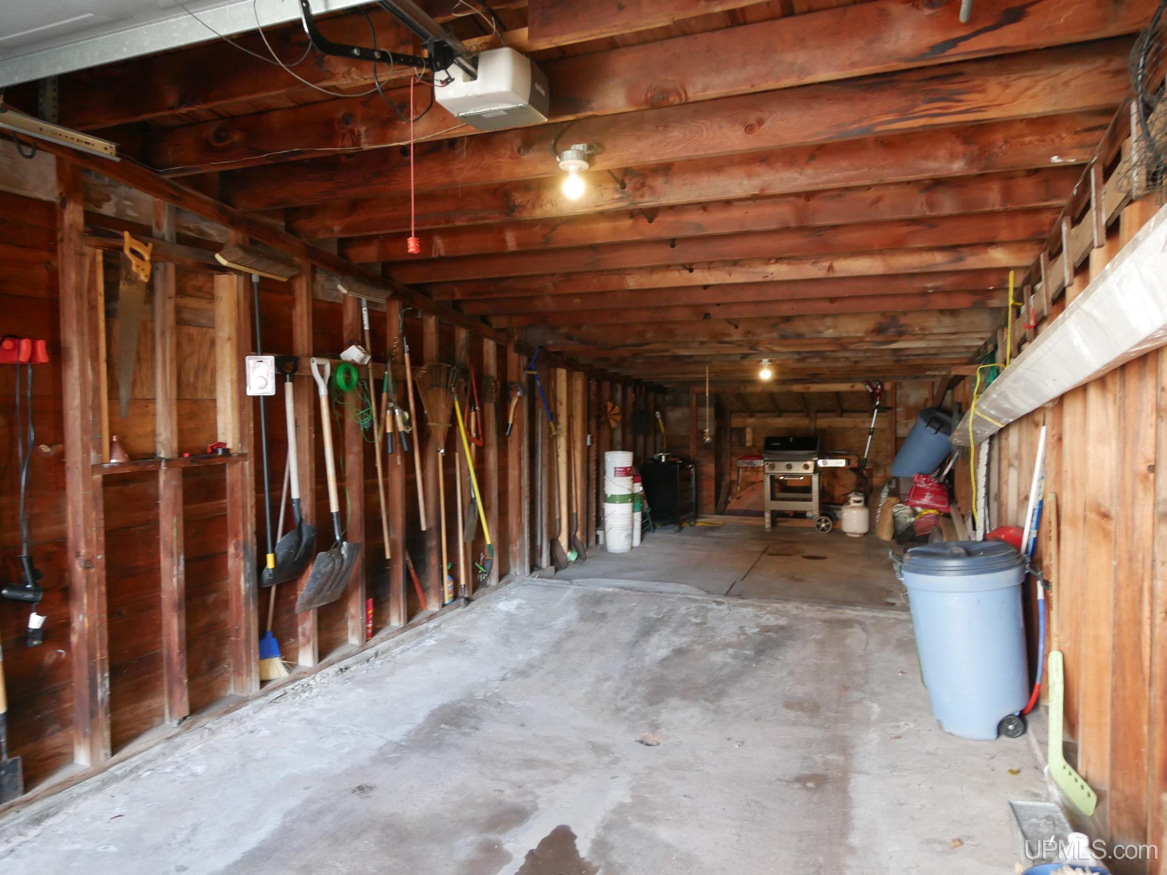 118 Iroquois Street Property Photo 42