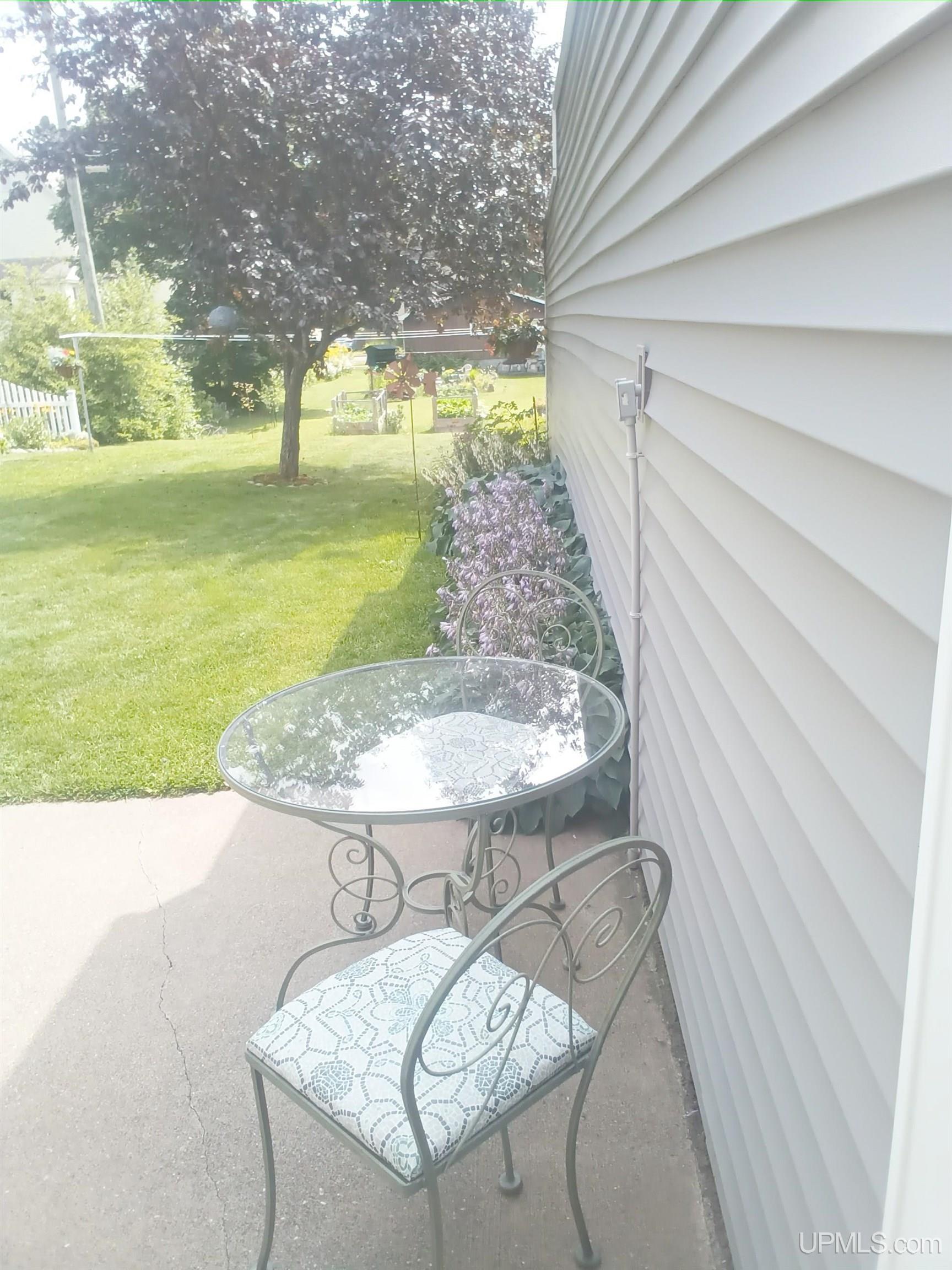 118 Iroquois Street Property Photo 52