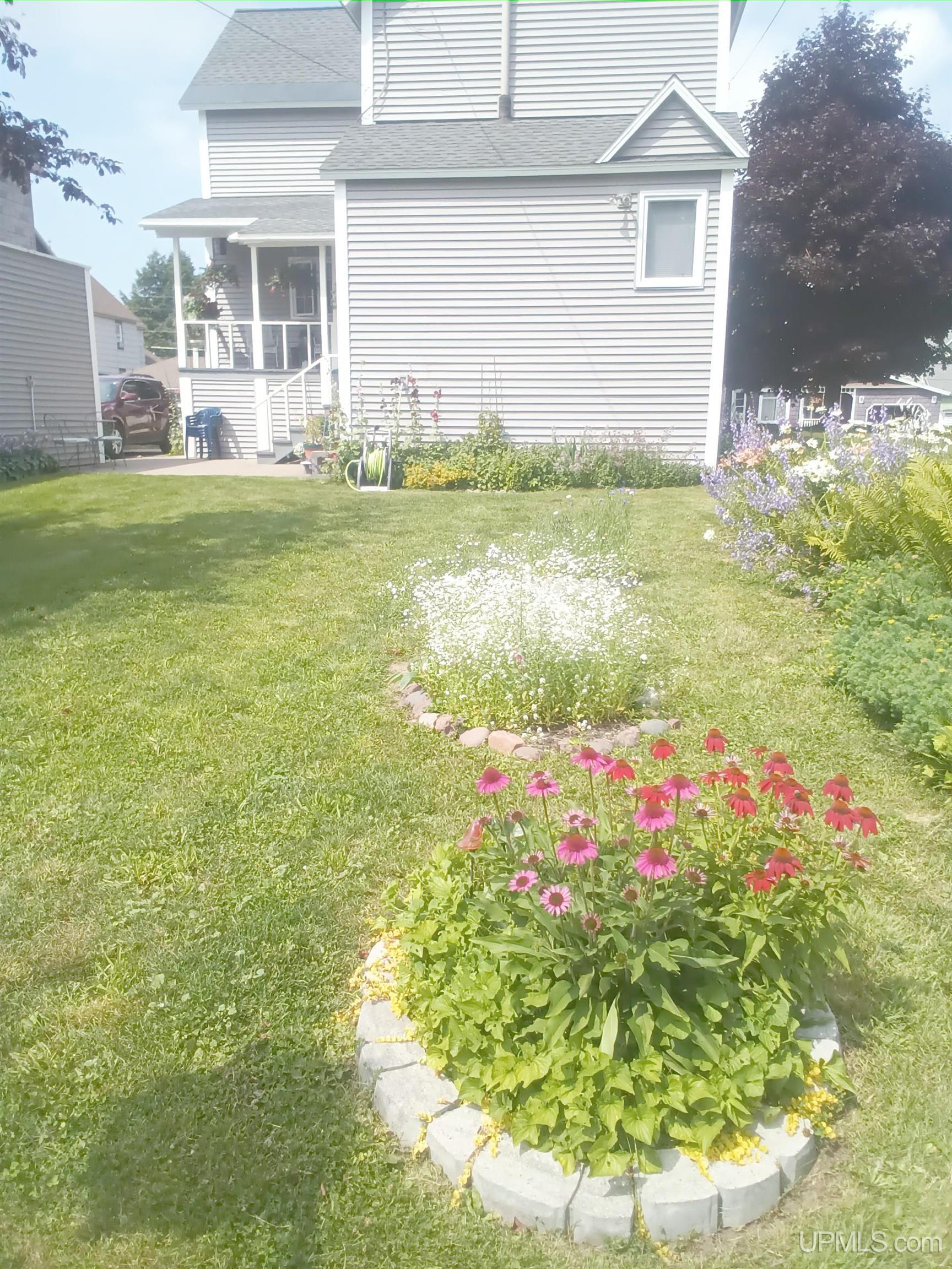 118 Iroquois Street Property Photo 54