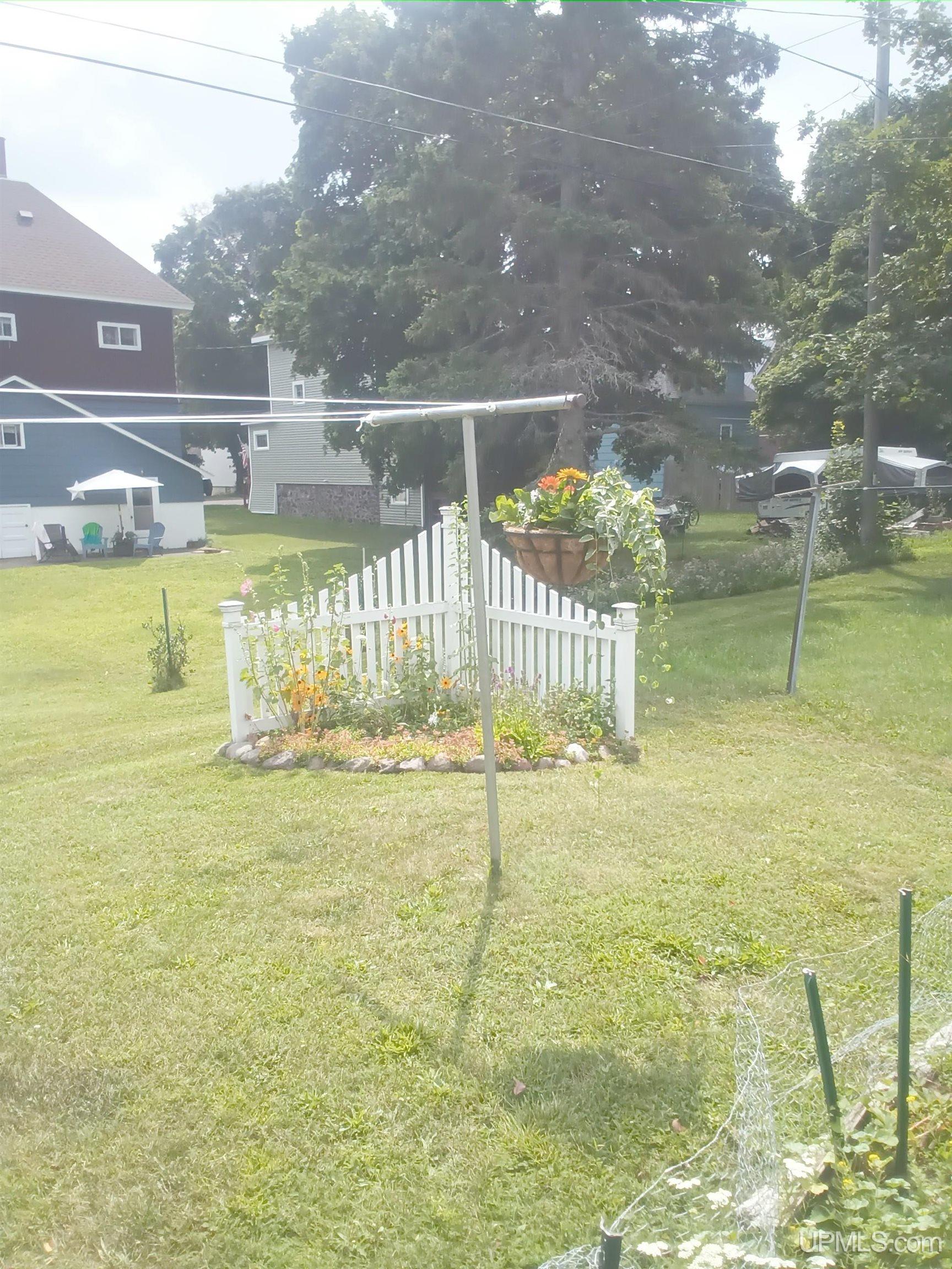 118 Iroquois Street Property Photo 63
