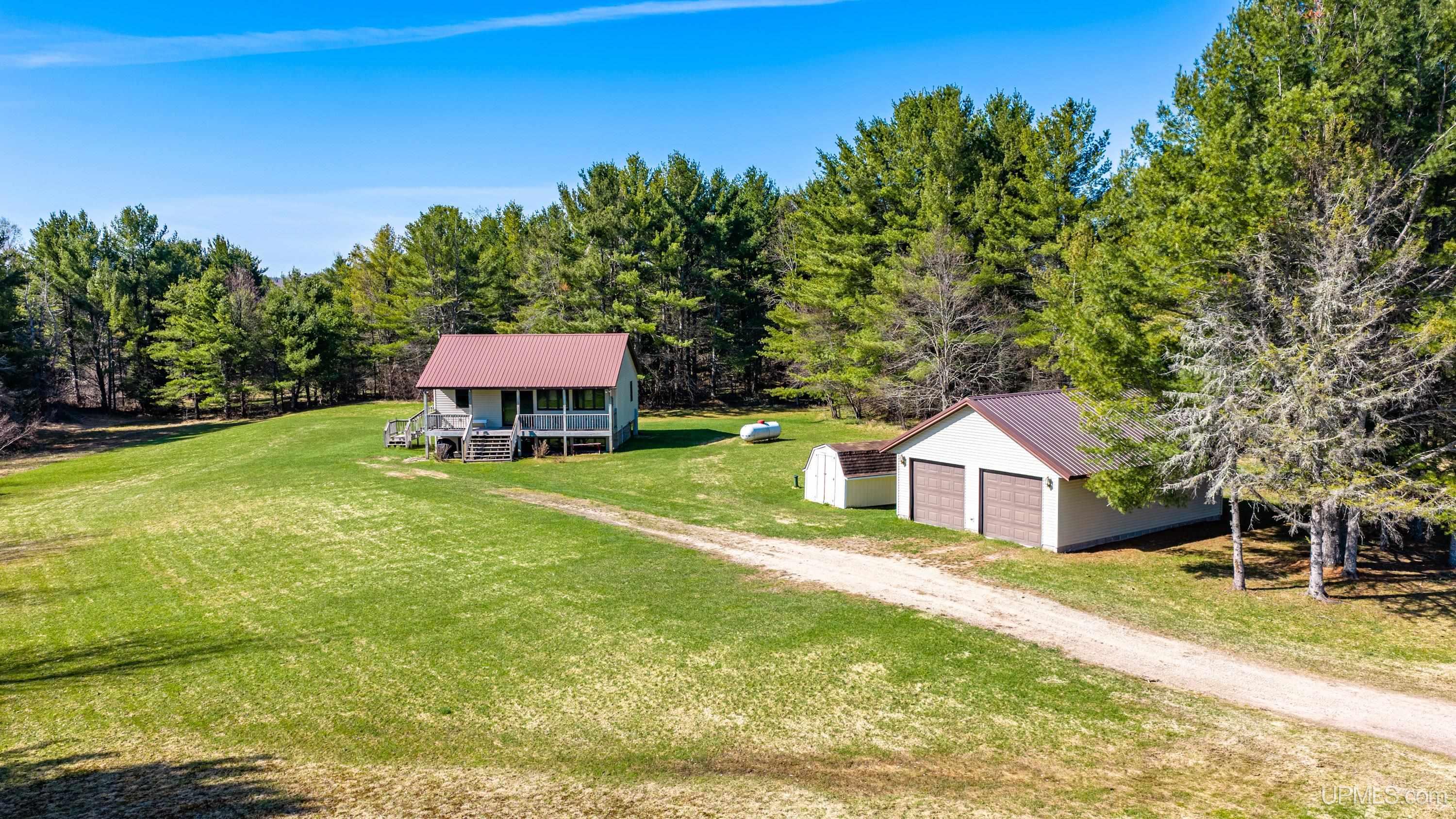 33490 Tapiola Road Property Photo 1