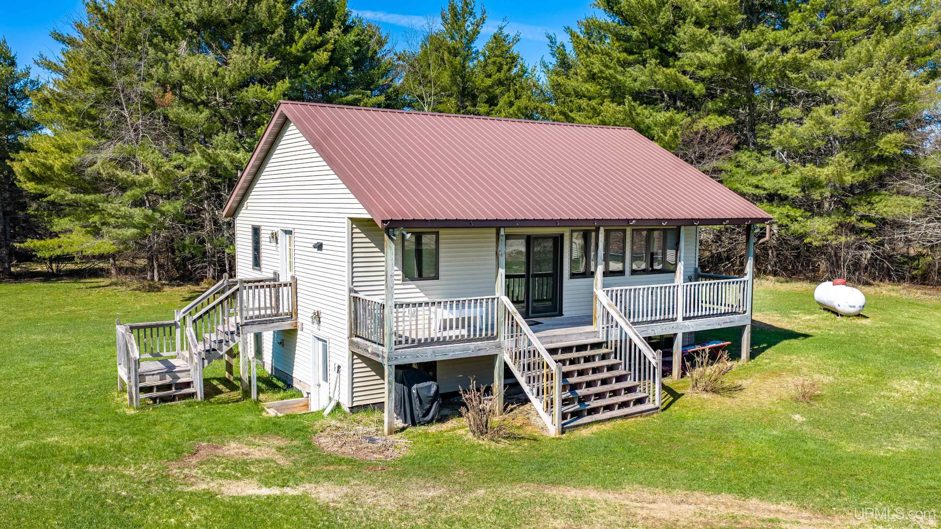 33490 Tapiola Road Property Photo 2