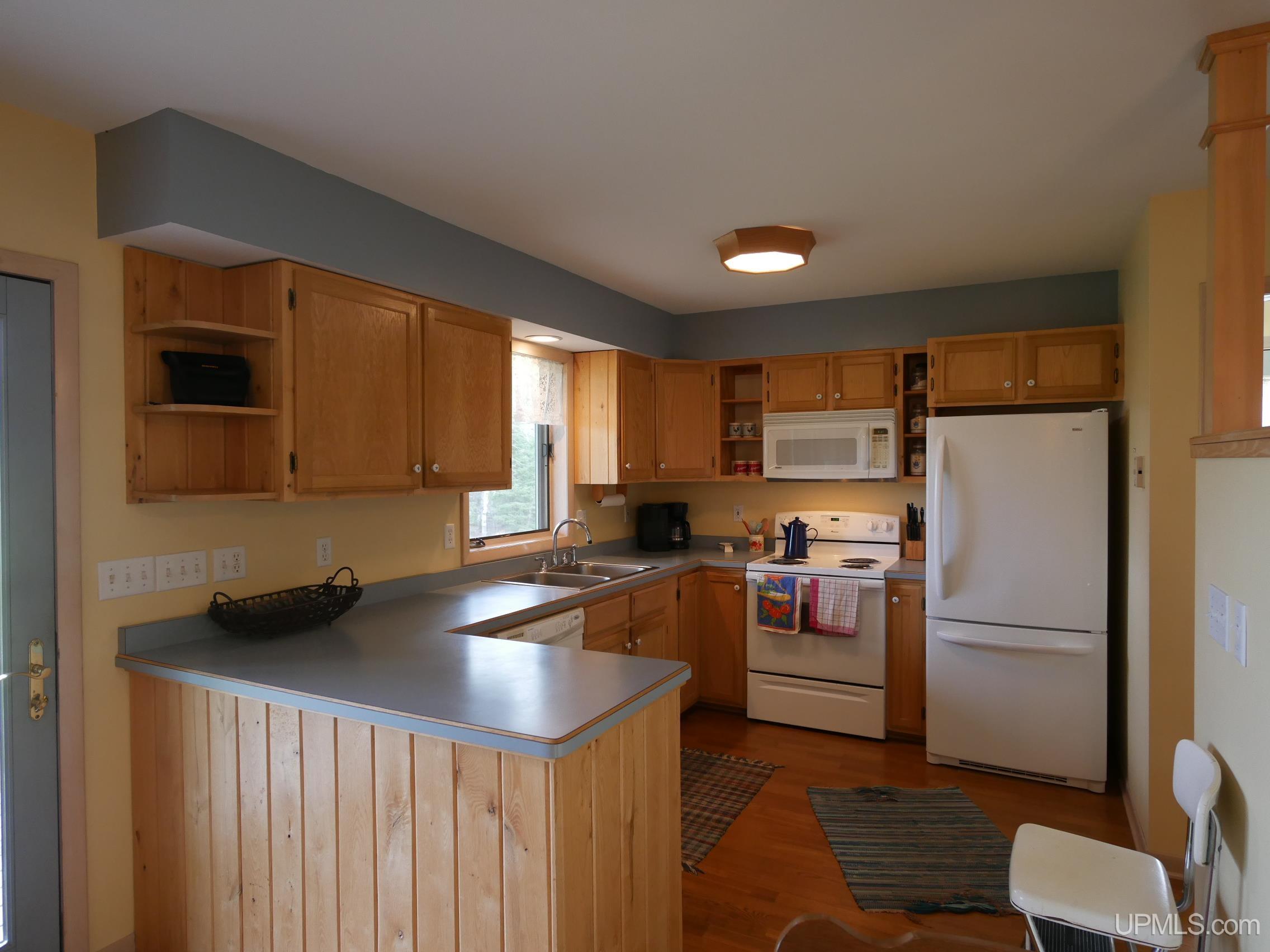 33490 Tapiola Road Property Photo 6