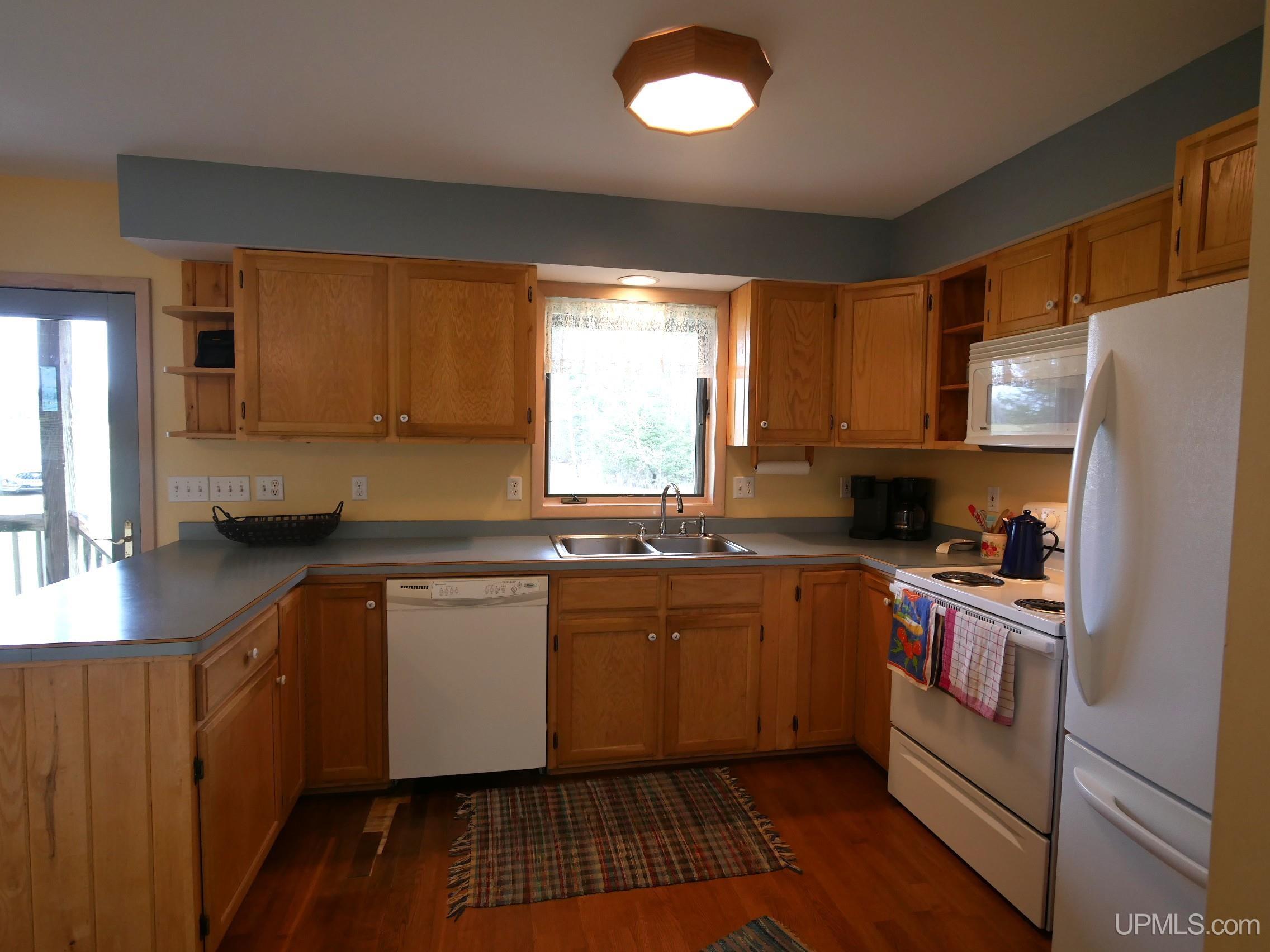 33490 Tapiola Road Property Photo 7