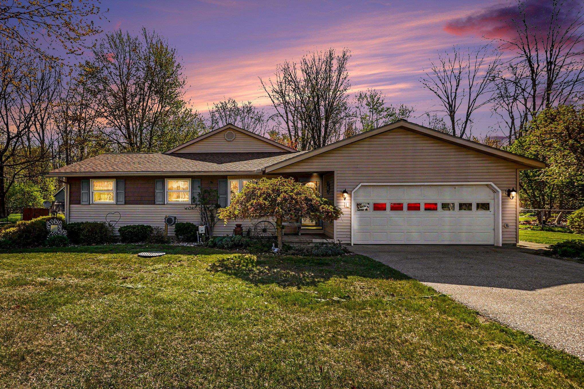 1720 N Huron Road Property Photo 1