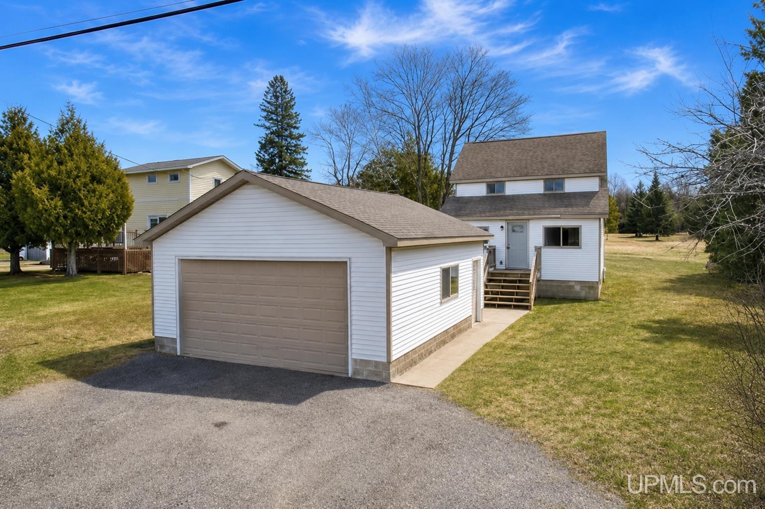 50802 N Mesnard Location Road Property Photo 1