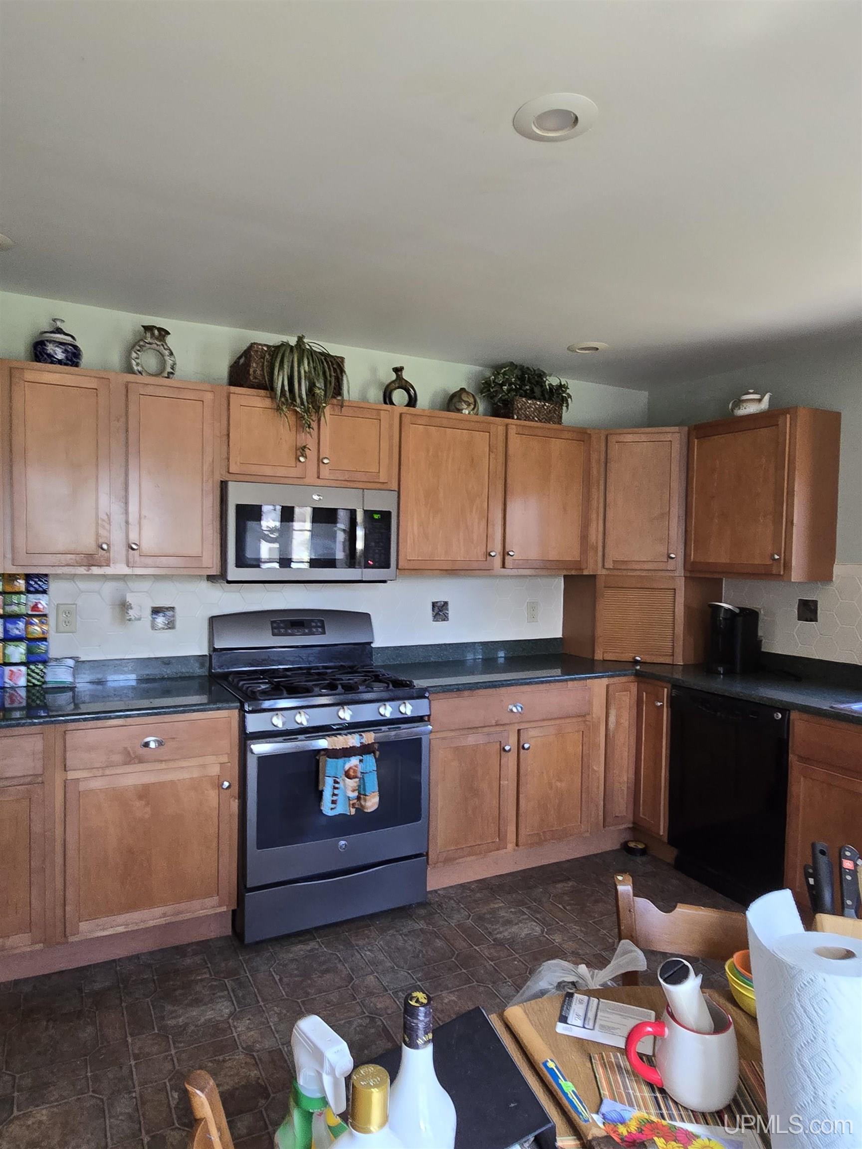 20904 E 2nd Street Property Photo 5