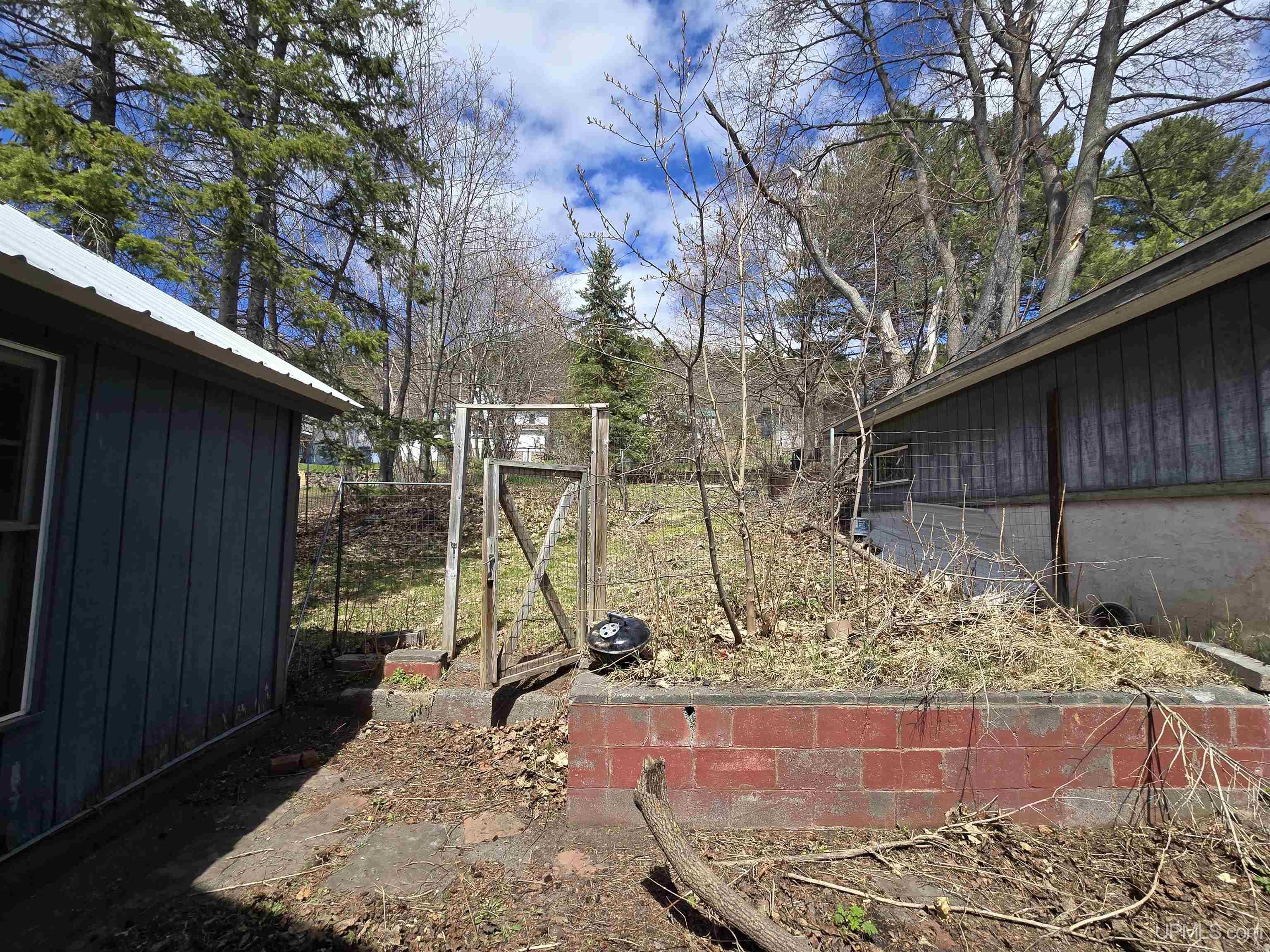 20904 E 2nd Street Property Photo 24
