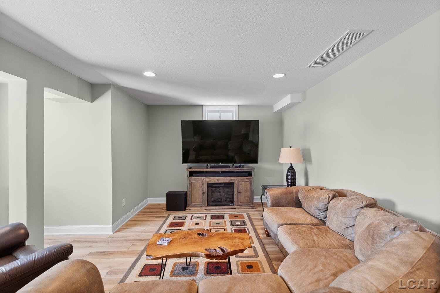 8719 Castlebar Lane Property Photo 47