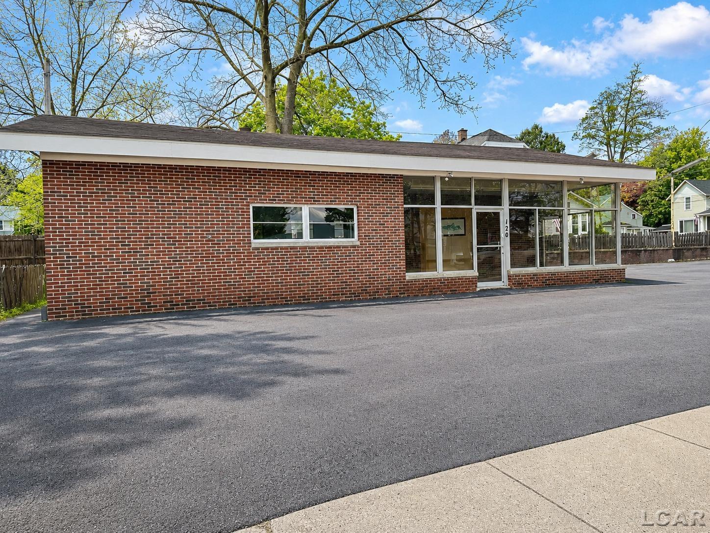 120 S Broad Street Property Photo 1