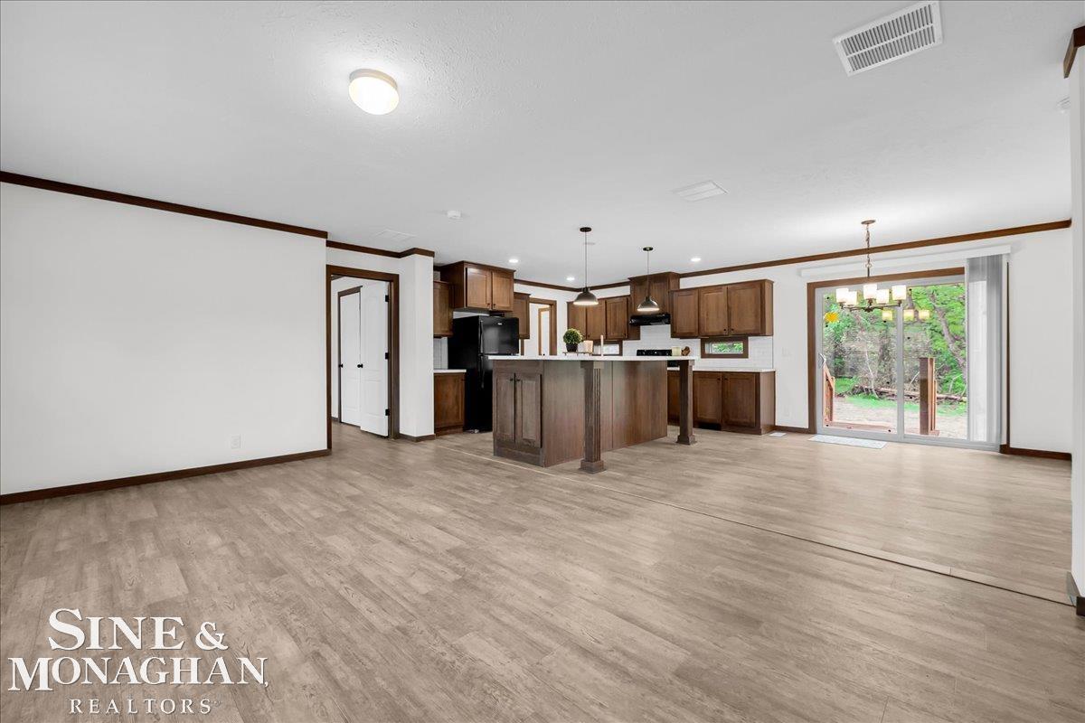2060 Washington Street Property Photo 8