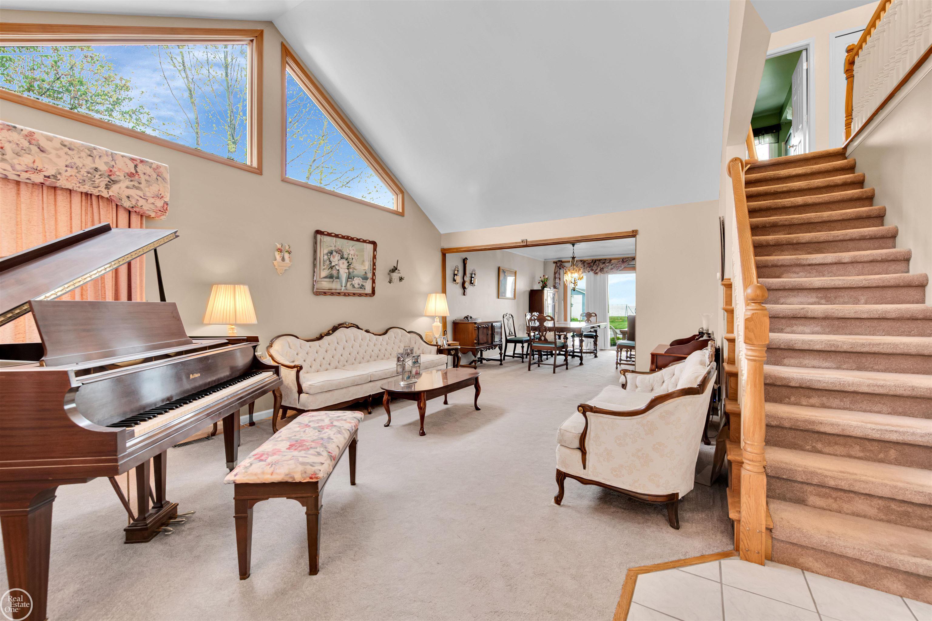 37330 Lakeshore Drive Property Photo 6