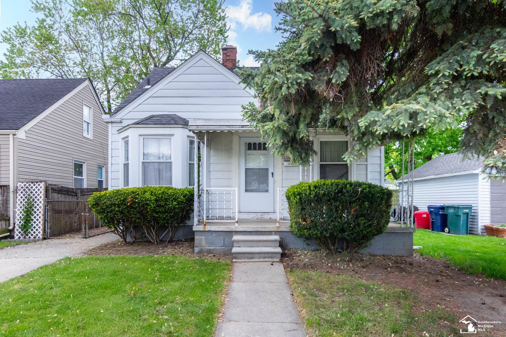 2169 Cicotte Avenue Property Photo 1