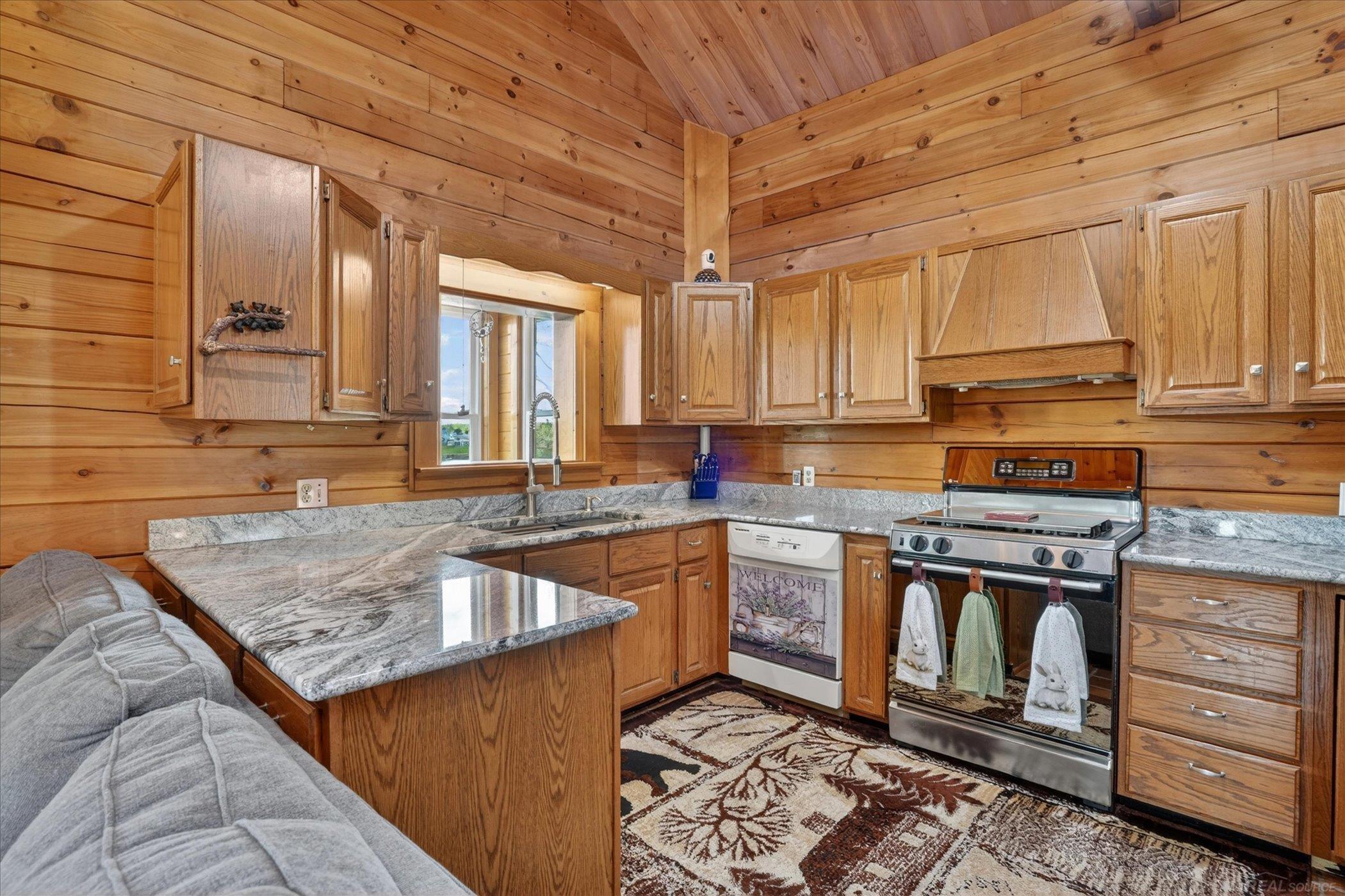 14601 Brookhurst Drive Property Photo 16