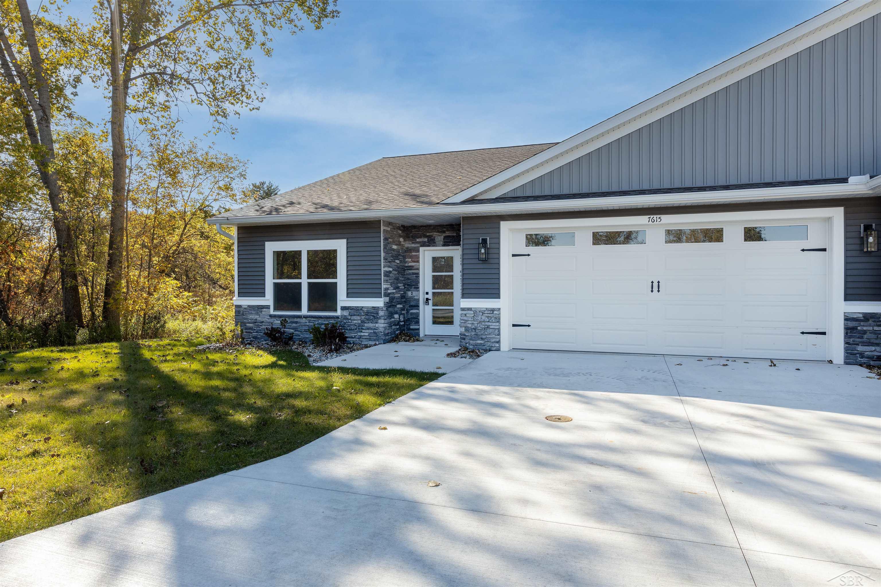 7615 Cole Lane