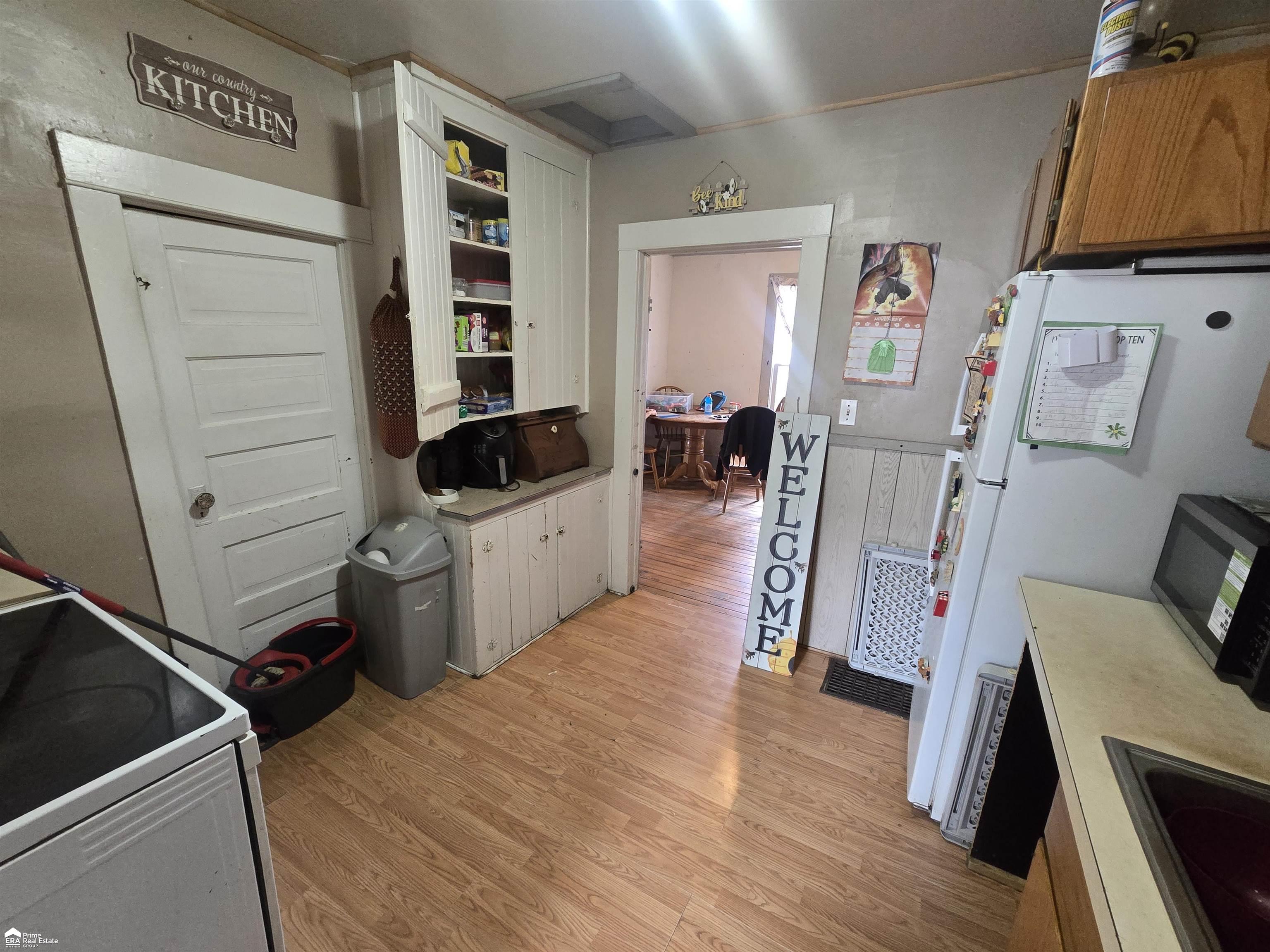 258 E State Road Property Photo 4