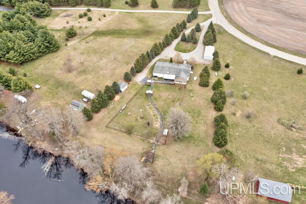 N4937 River Drive Property Photo 3