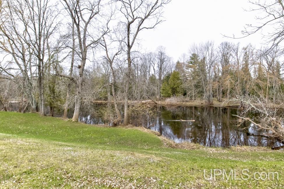 N4937 River Drive Property Photo 7