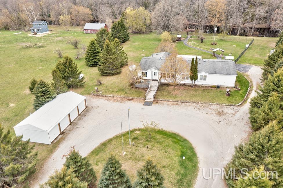 N4937 River Drive Property Photo 10