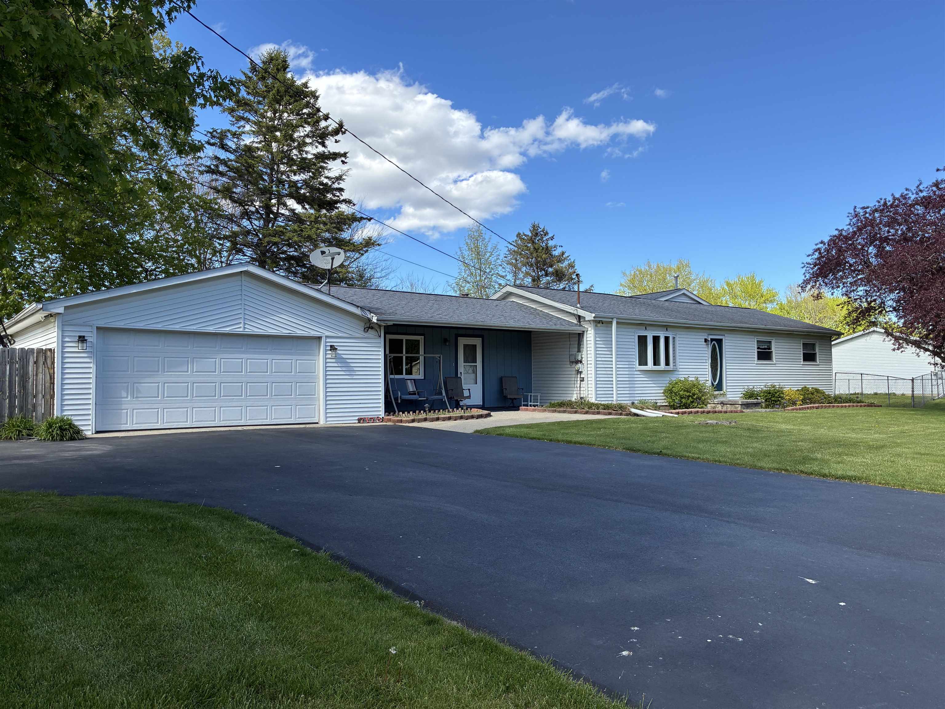 7178 London Drive Property Photo 1