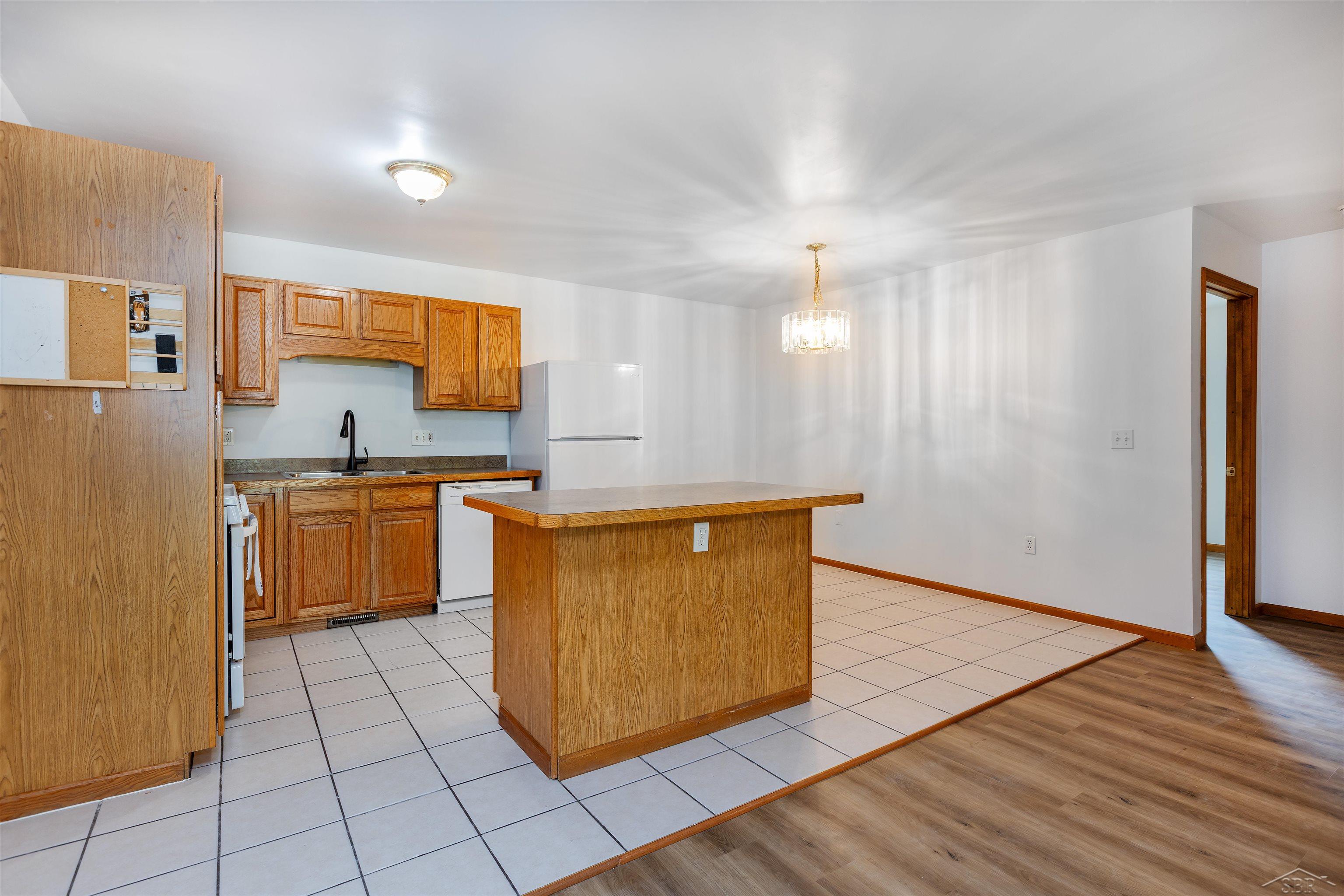 2043/2047 N Neiner Road Property Photo 5