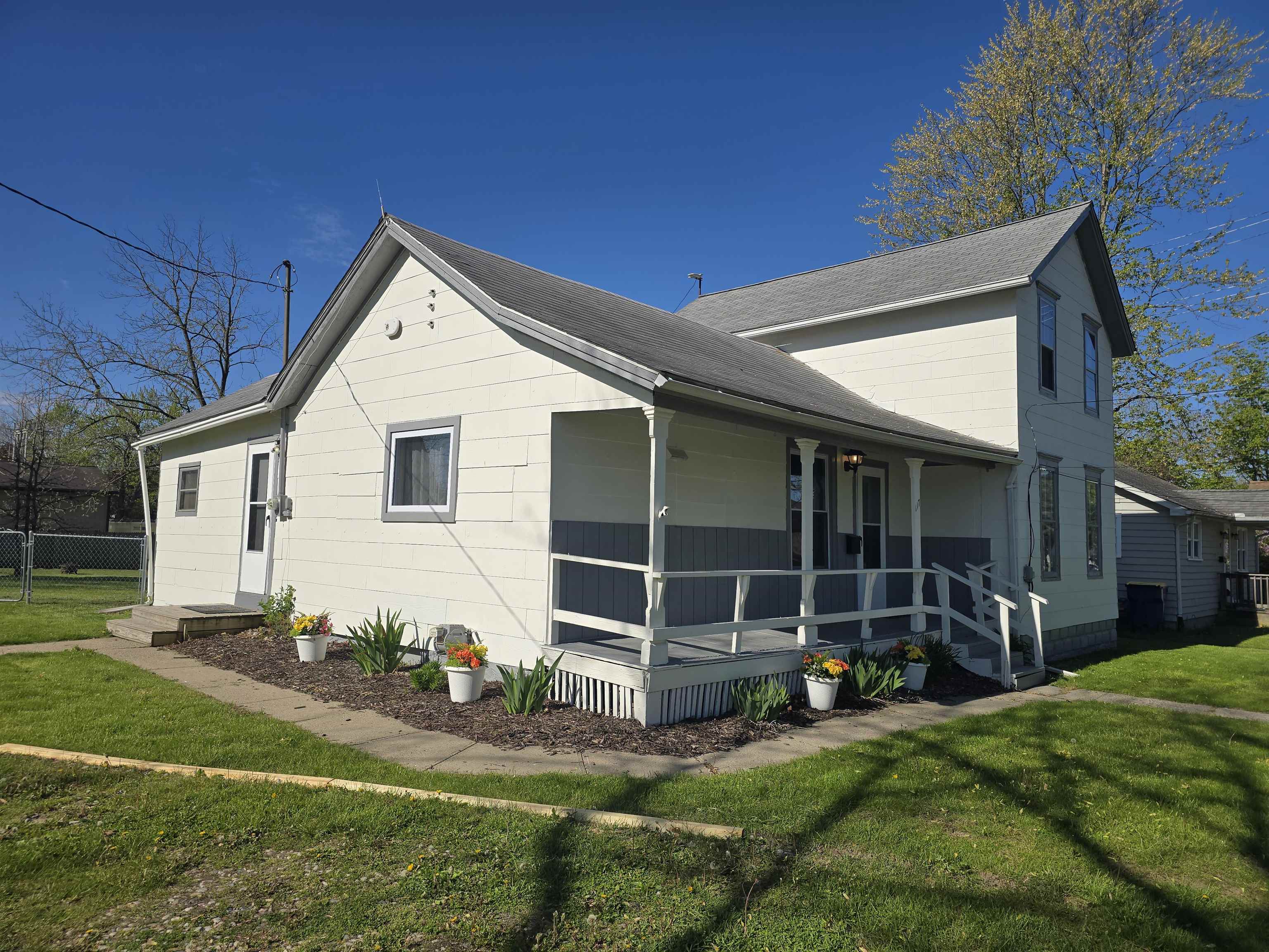 117 W Mcneil Street Property Photo 1