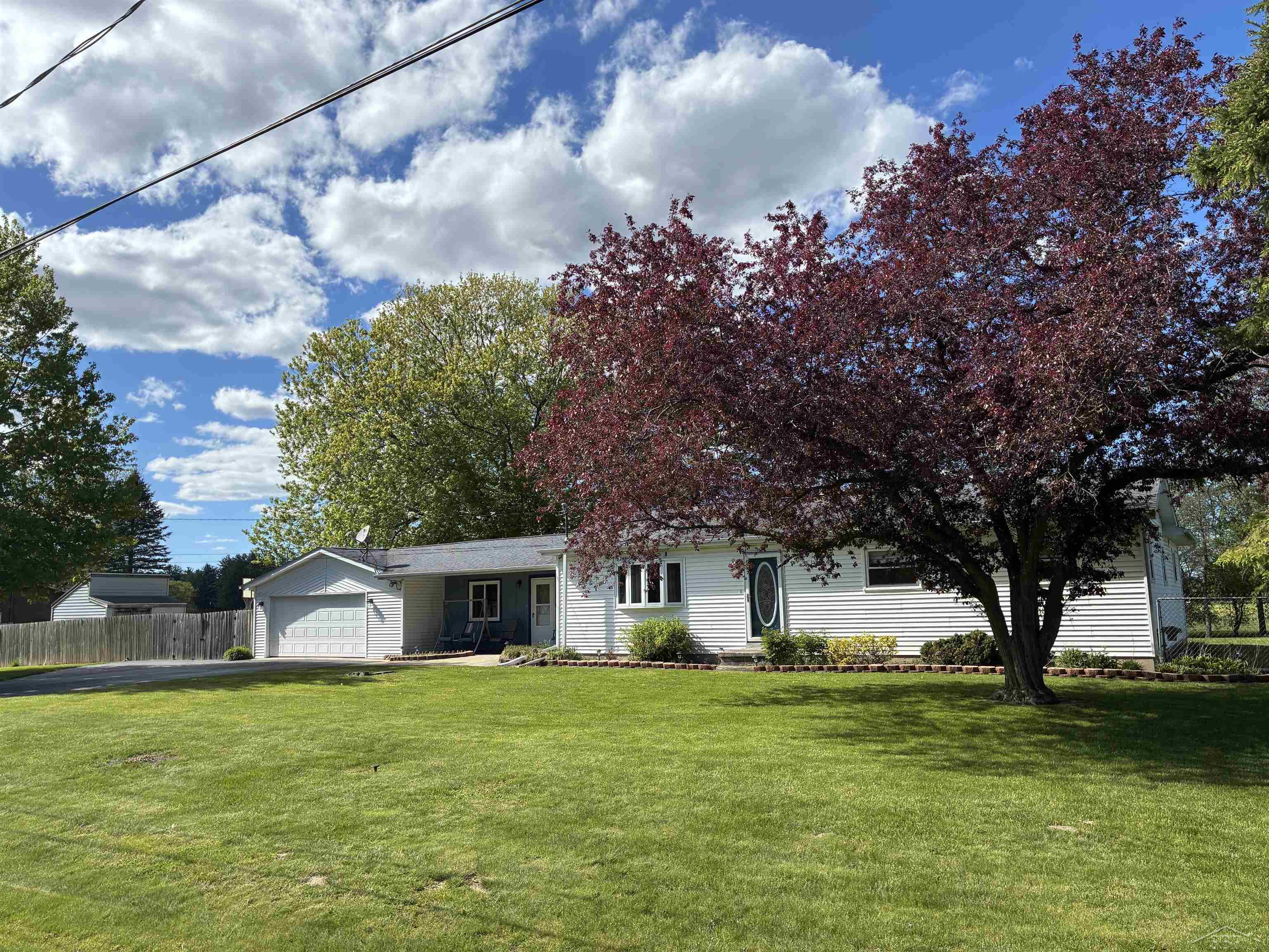 7178 London Drive Property Photo 3