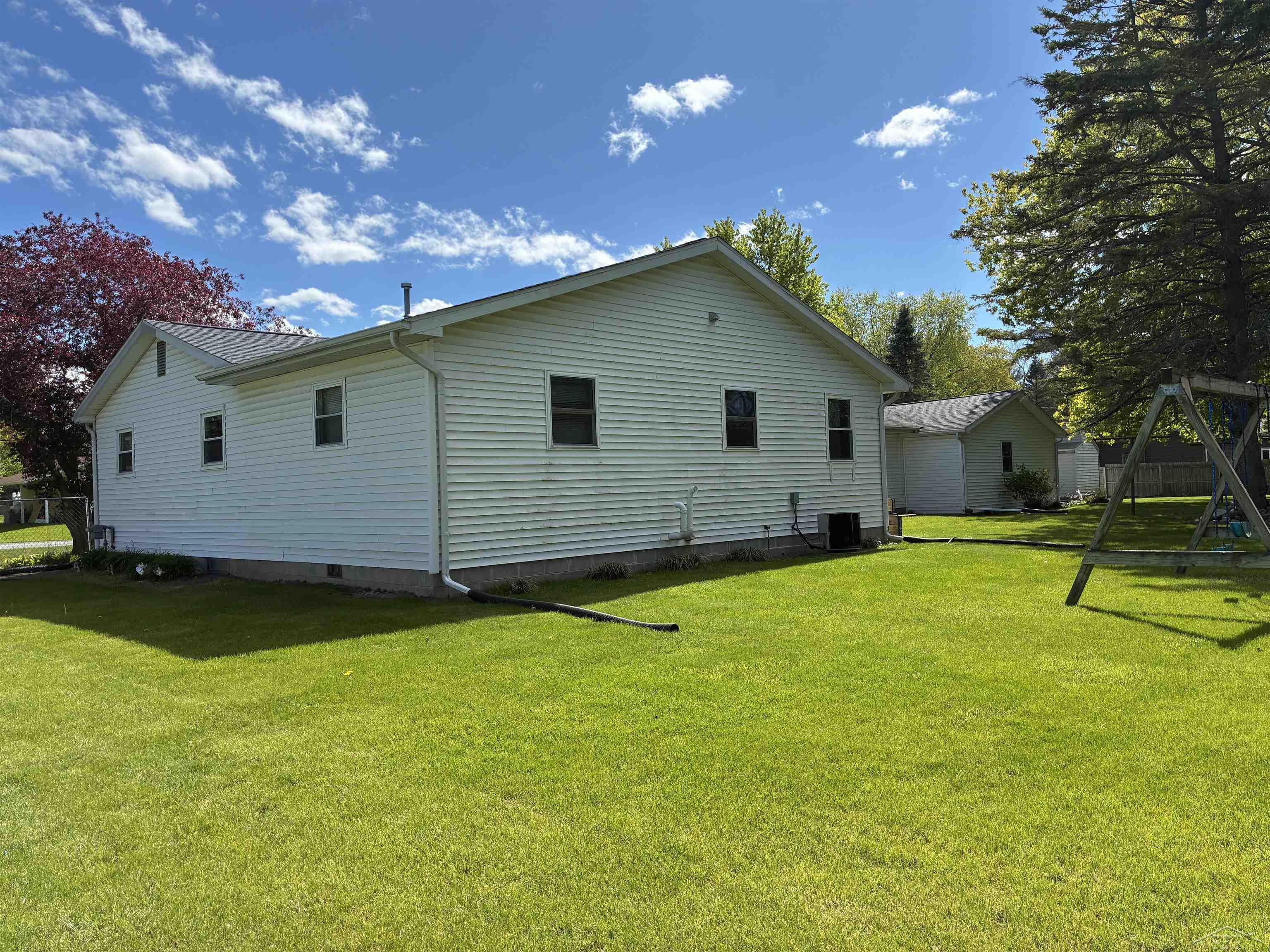 7178 London Drive Property Photo 9
