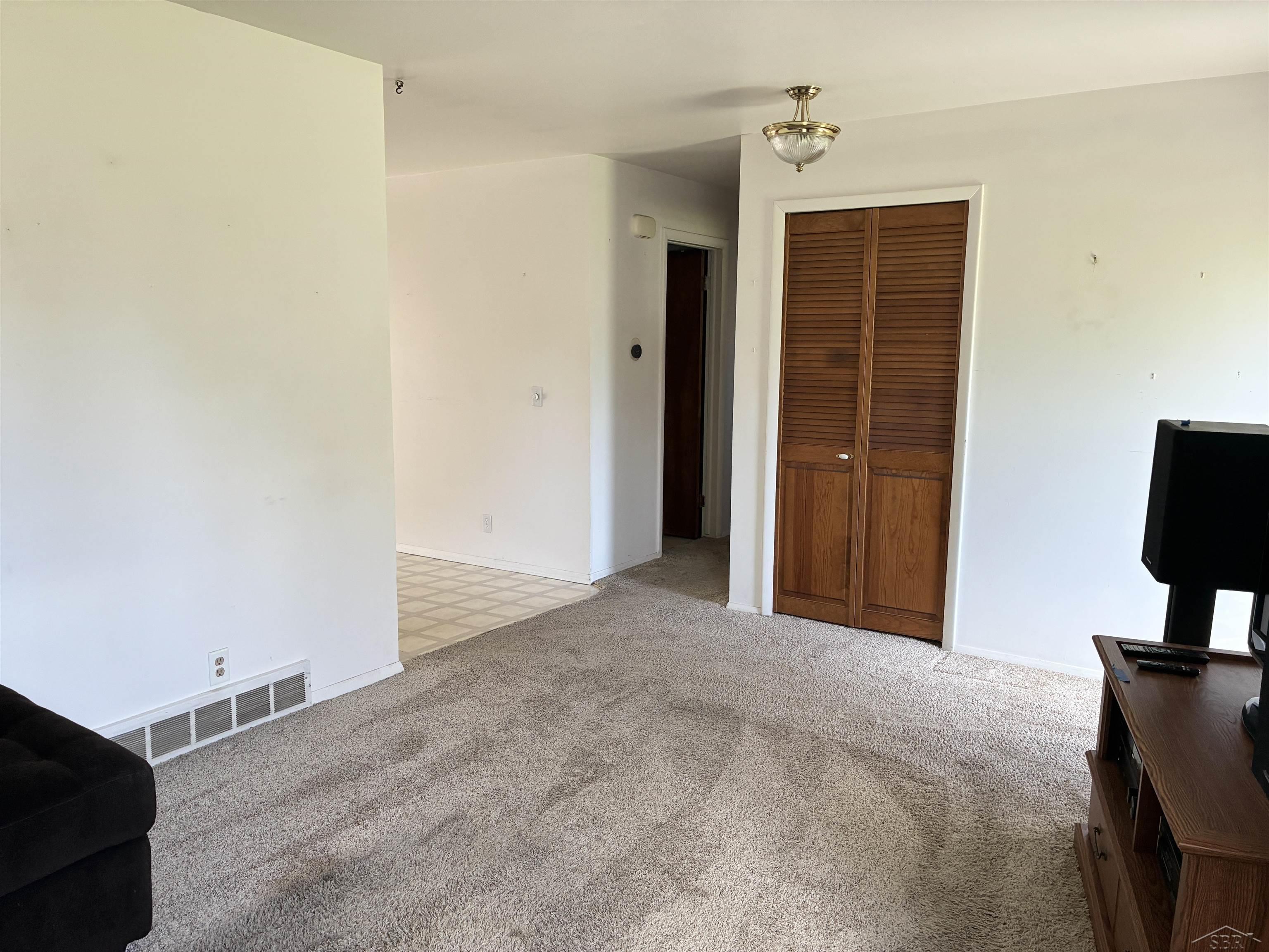 7178 London Drive Property Photo 10