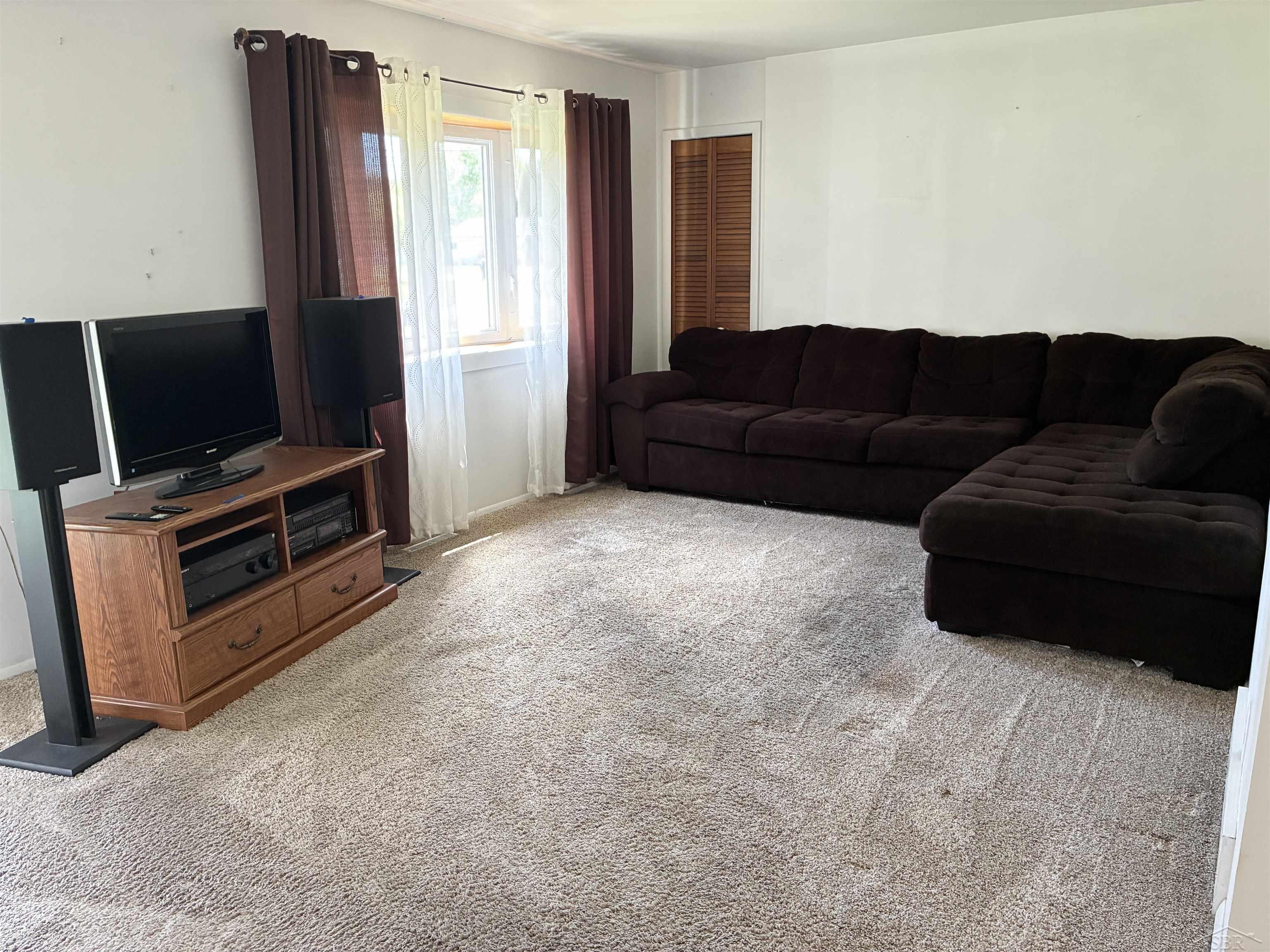 7178 London Drive Property Photo 11