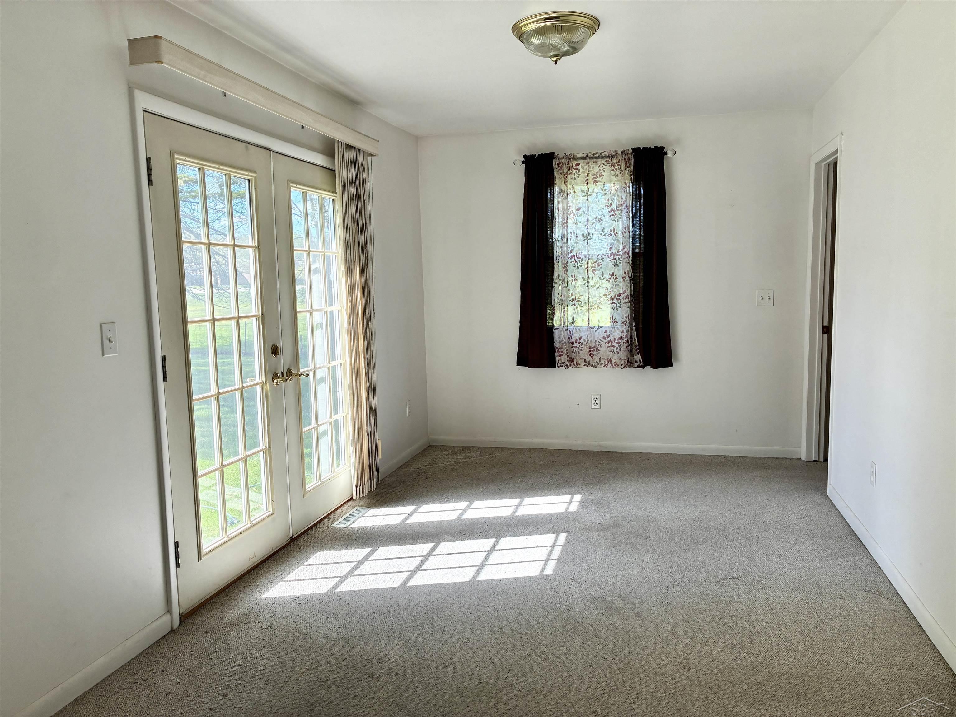 7178 London Drive Property Photo 12