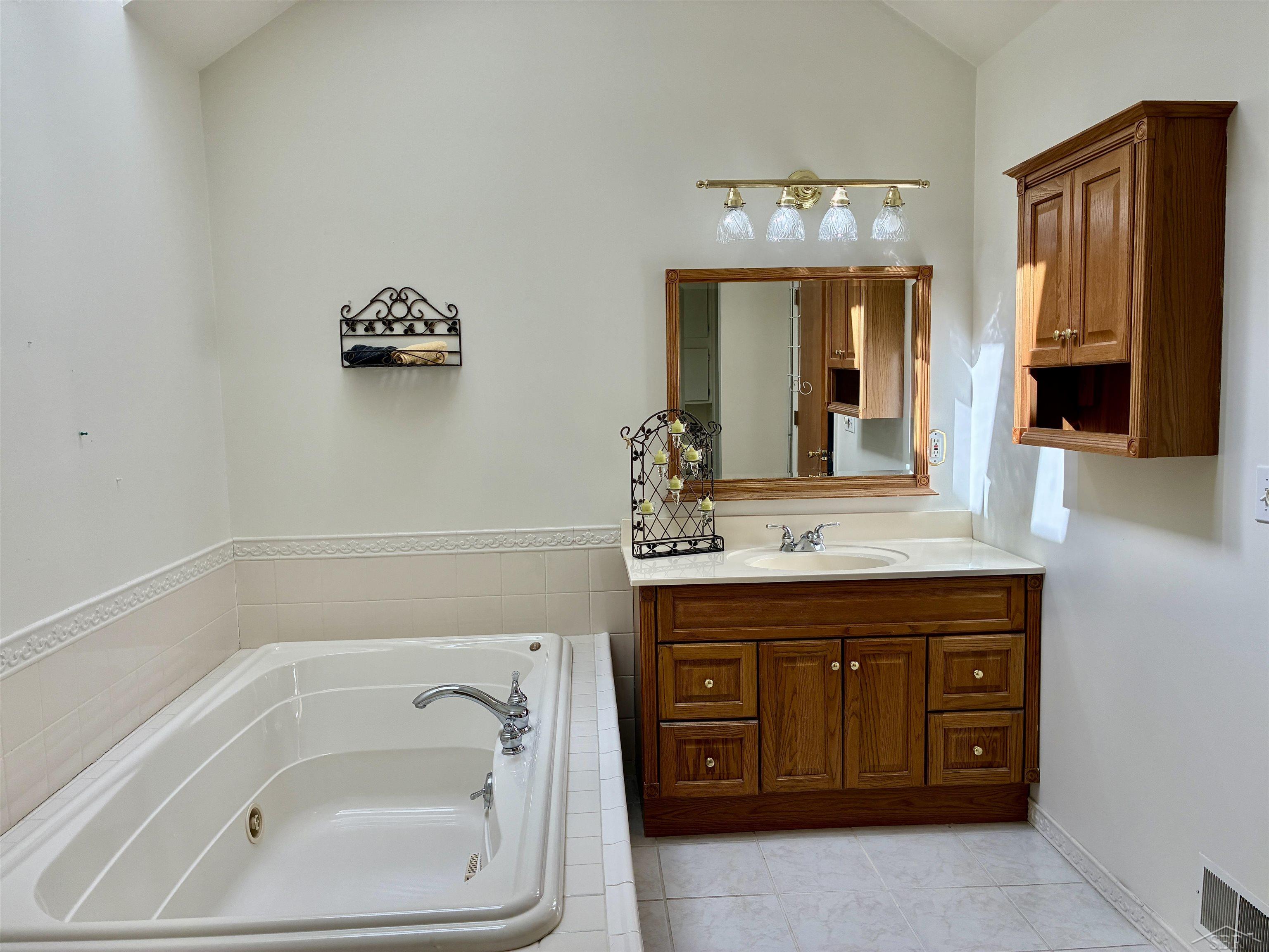 7178 London Drive Property Photo 24